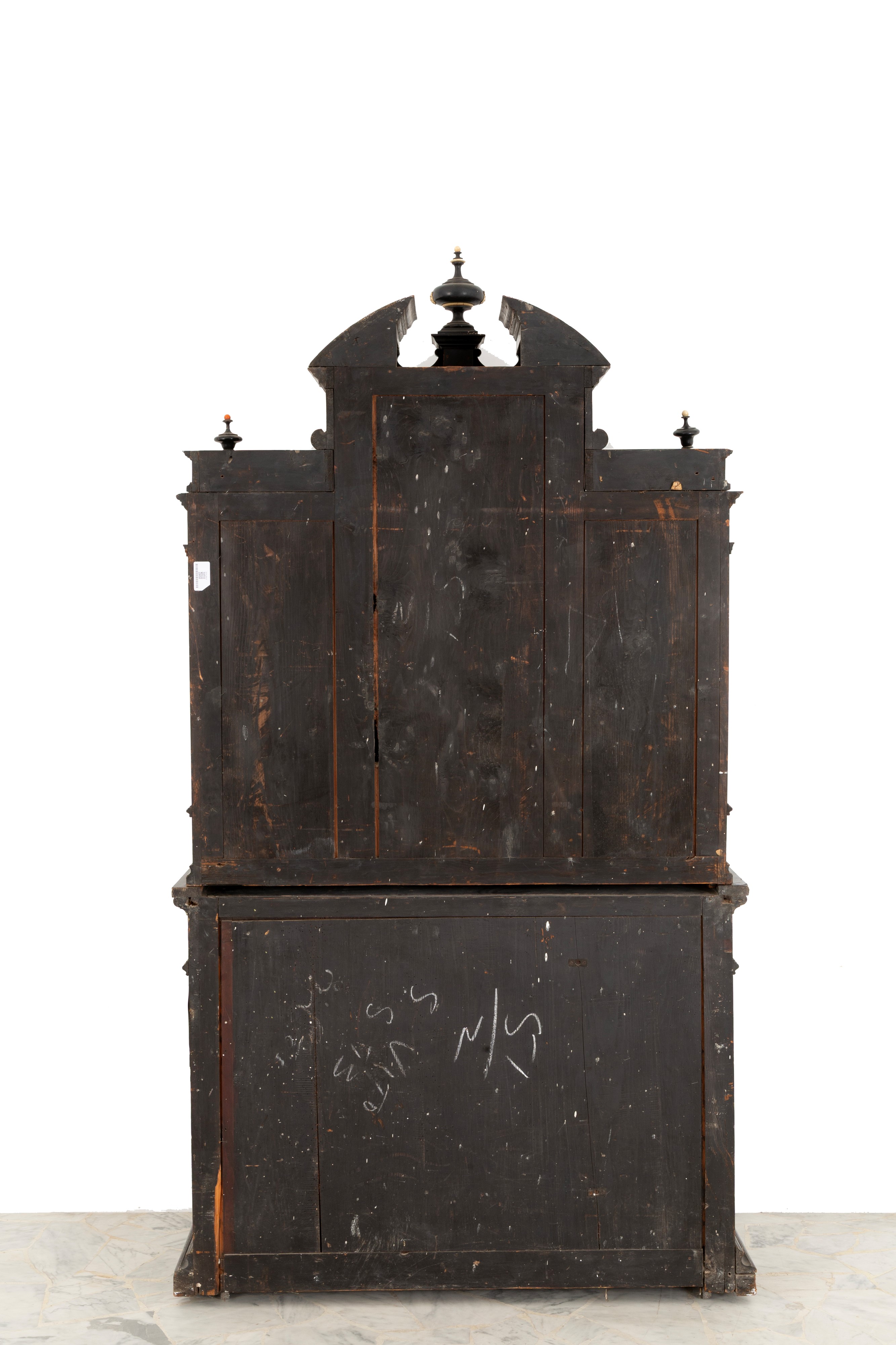 Credenza a due corpi intarsiata in avorio