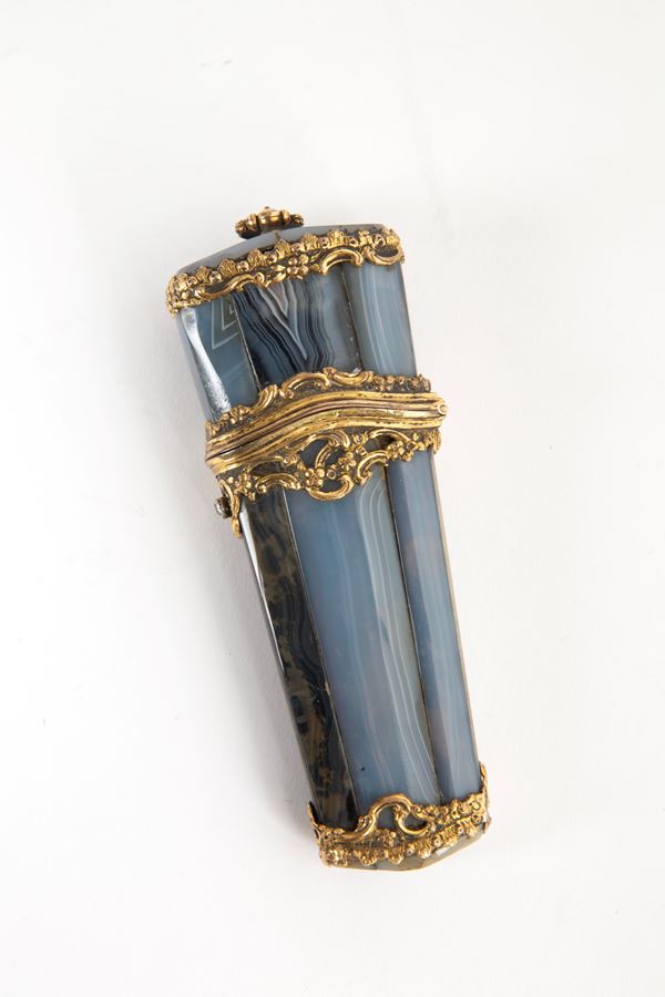 Small chalcedony container