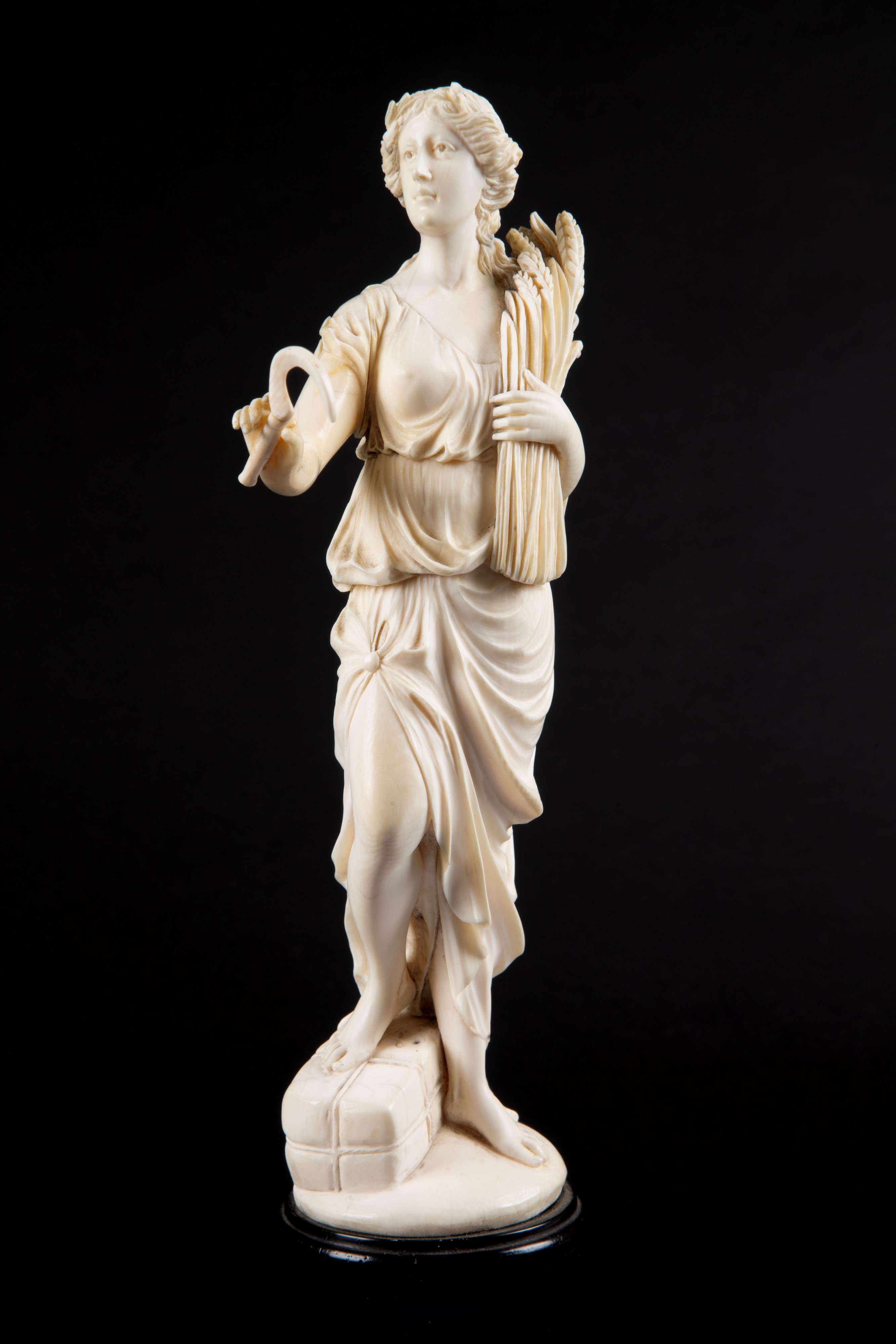Scultura in Avorio "estate"