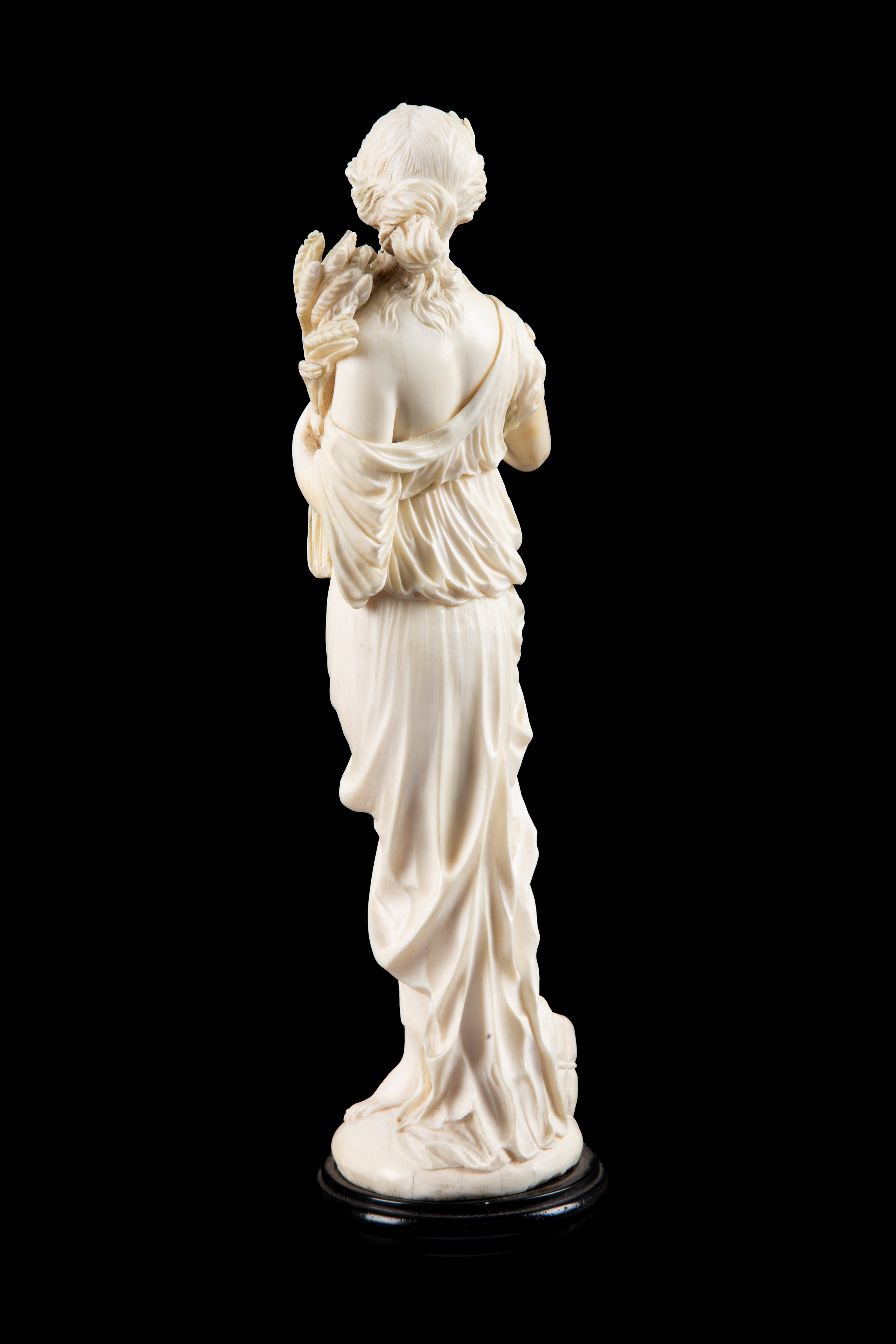 Scultura in Avorio "estate"