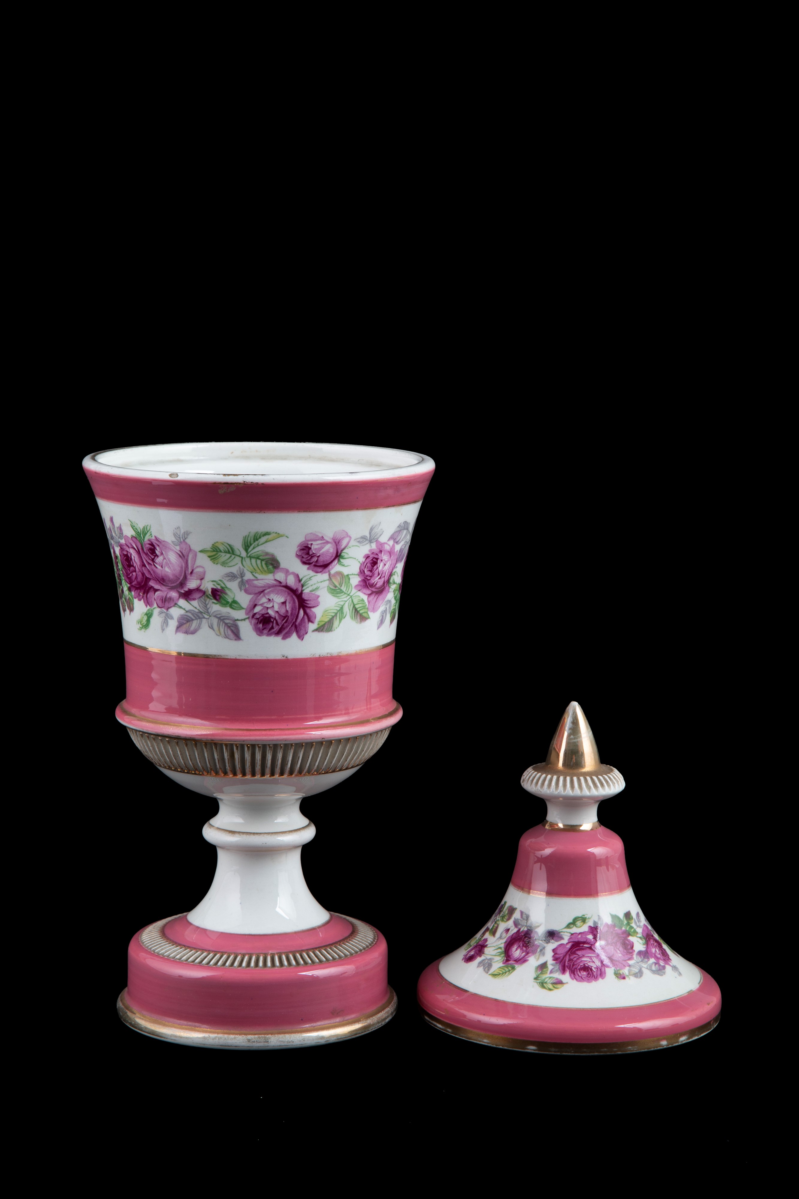 Vaso con coperchio in ceramica