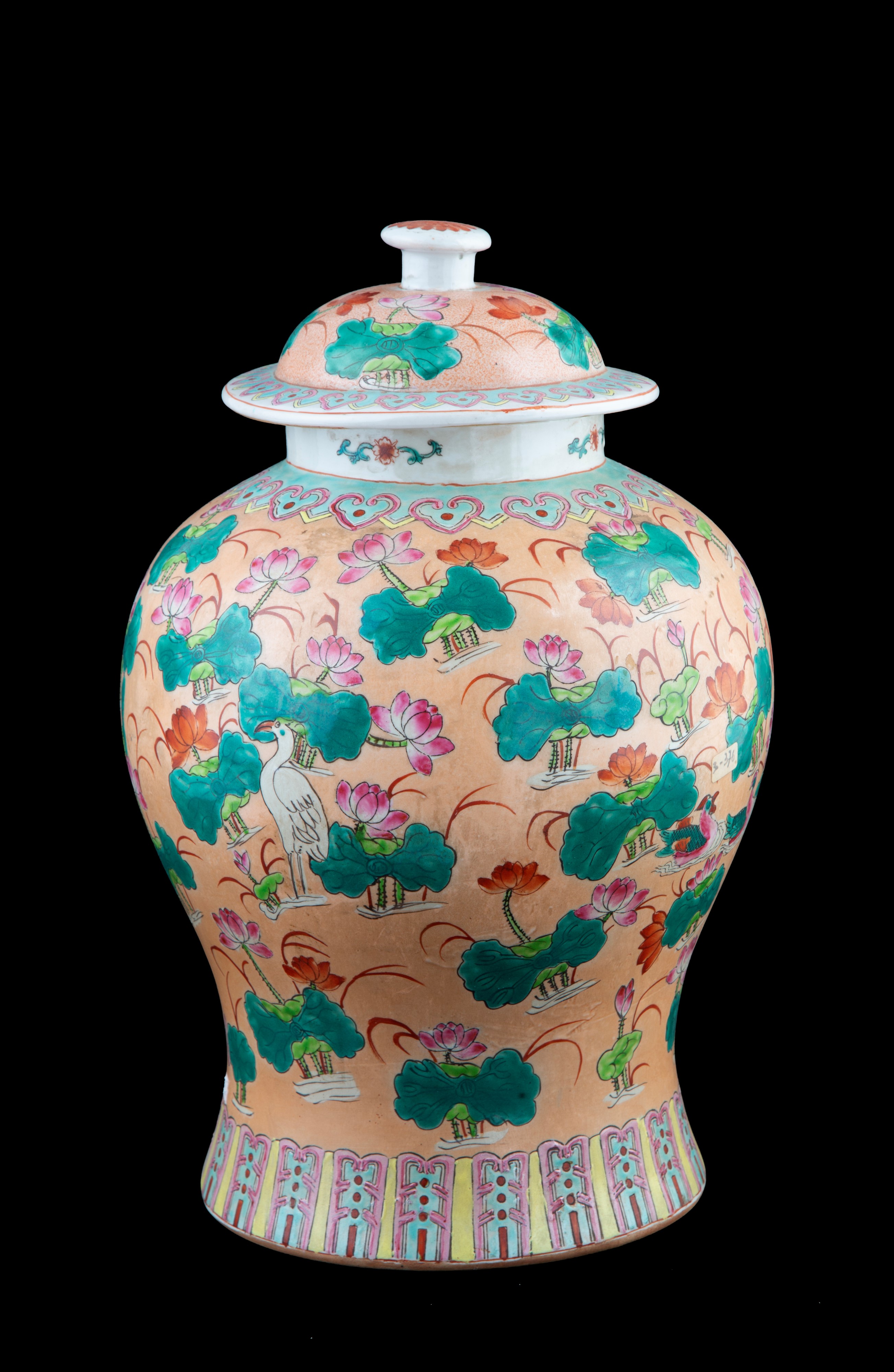 Due potiche in porcellana