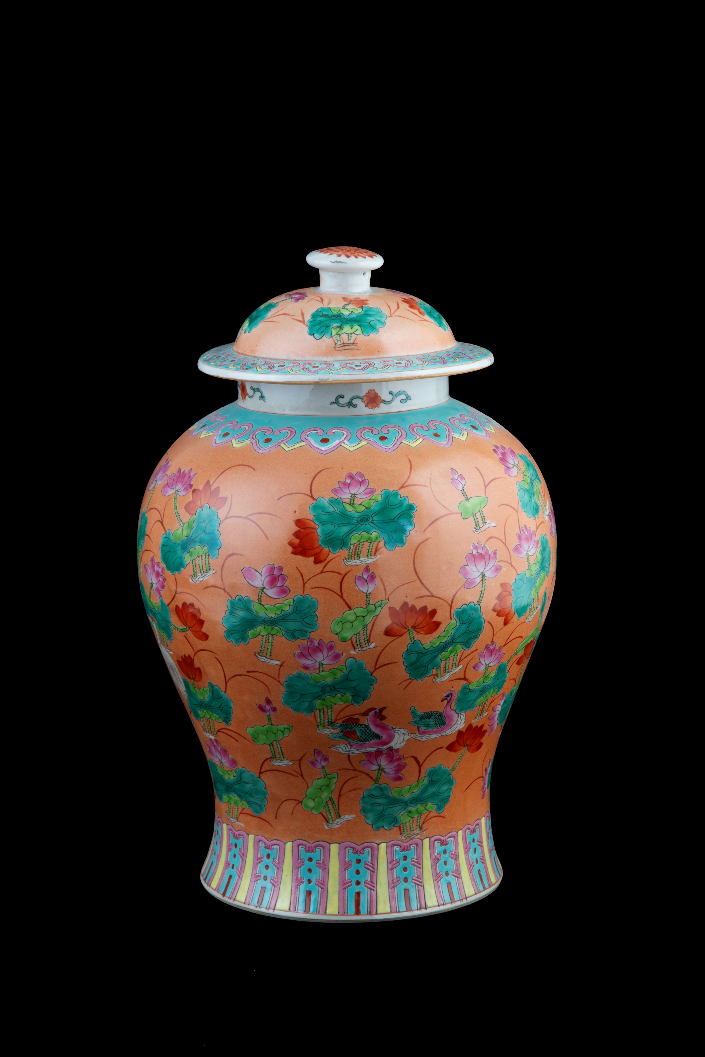 Due potiche in porcellana