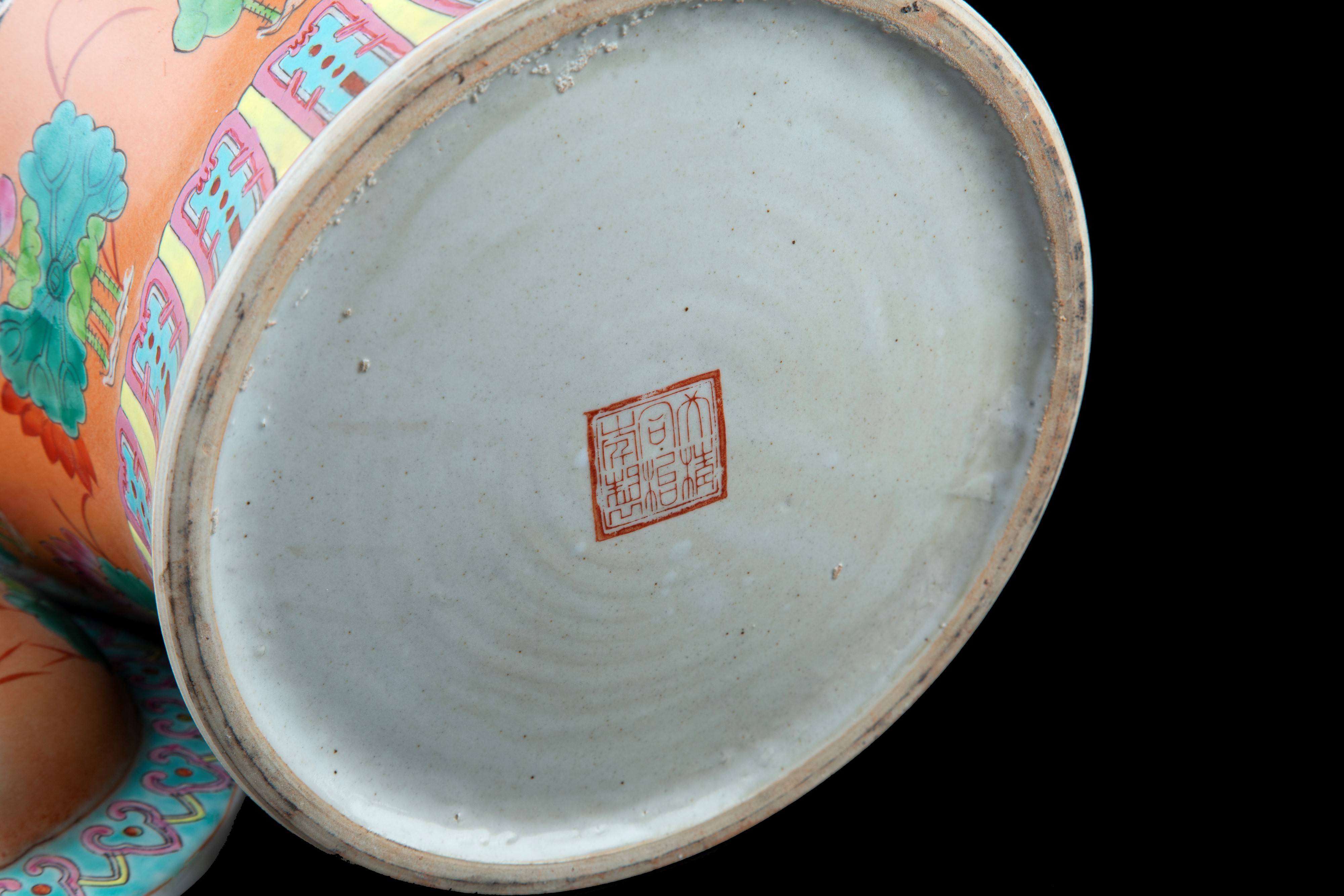 Due potiche in porcellana