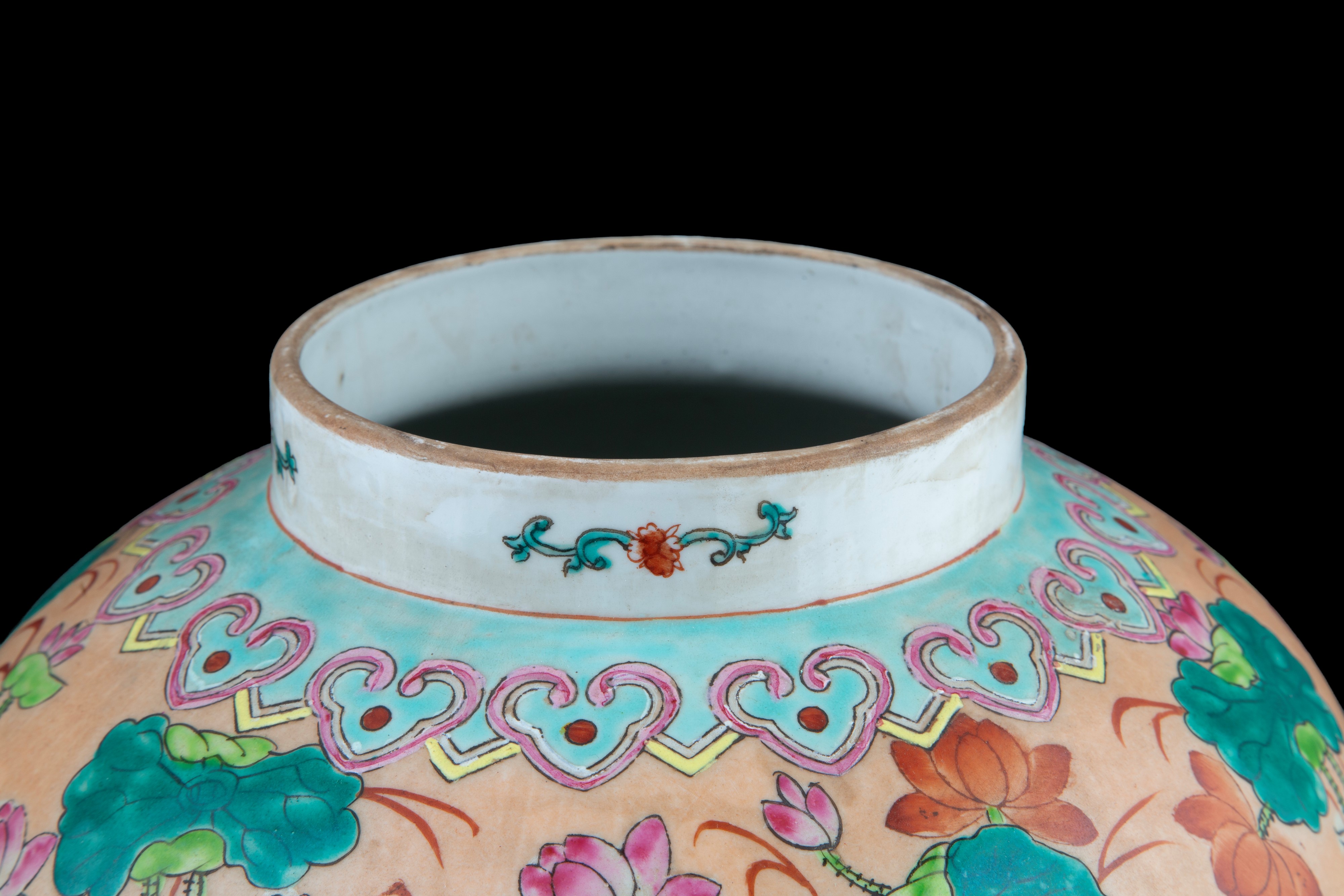 Due potiche in porcellana