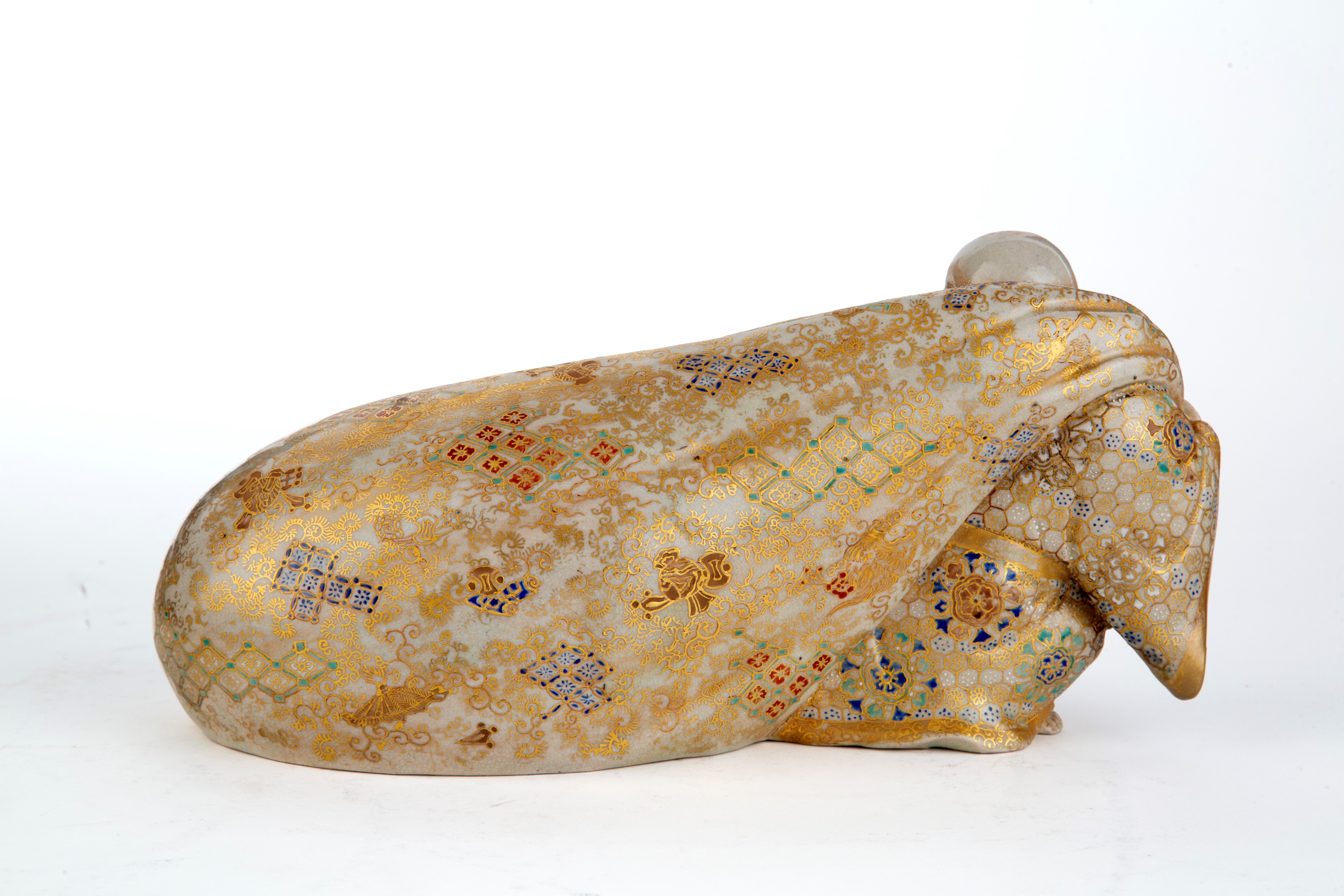 Scultura in porcellana Satsuma "HOTEI CON SACCO"