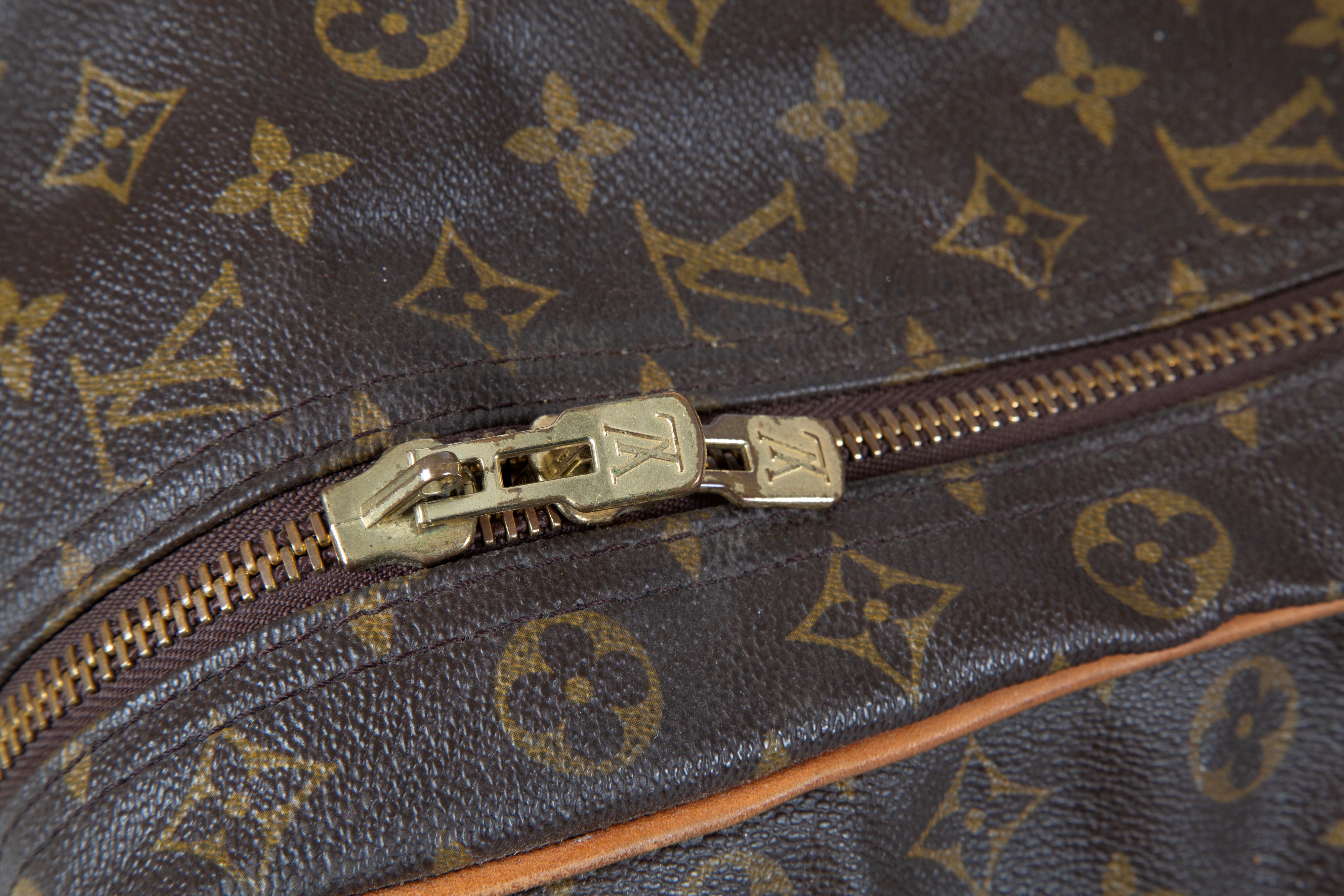 Louis Vuitton, Valigia Sirius, Pelletteria con manico e cinghie in pelle marrone chiaro