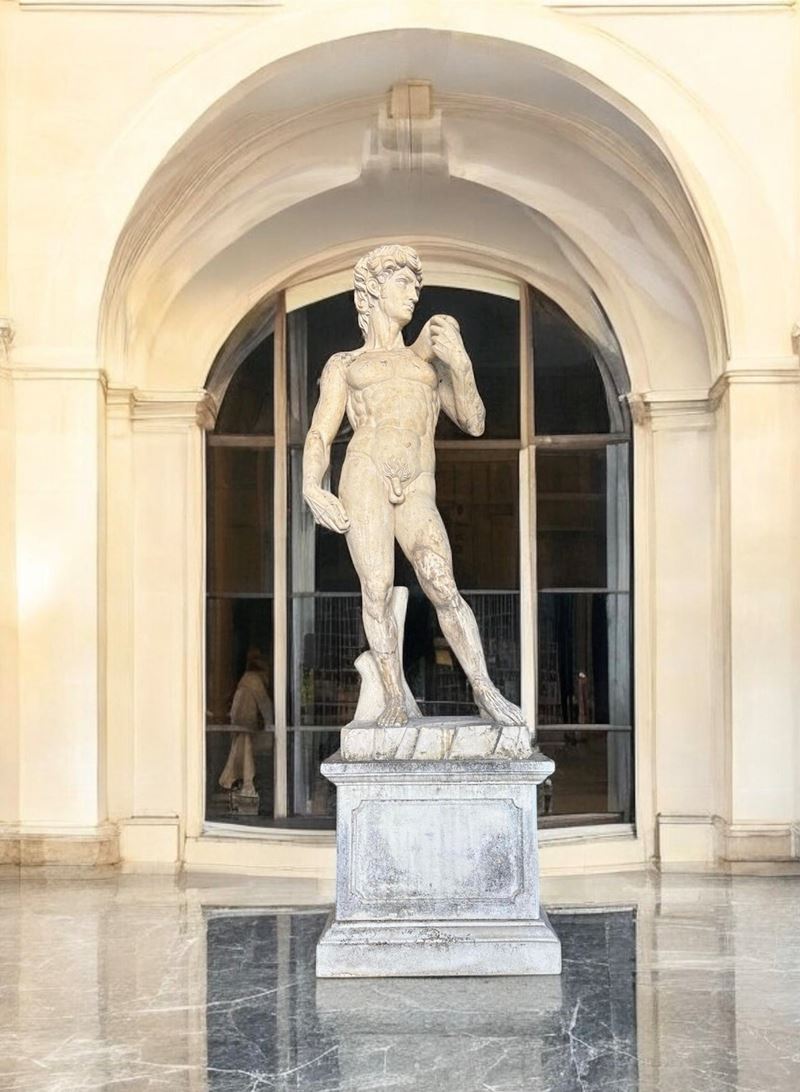 Scultura in travertino, 'David' con base in agglomerato di pietra