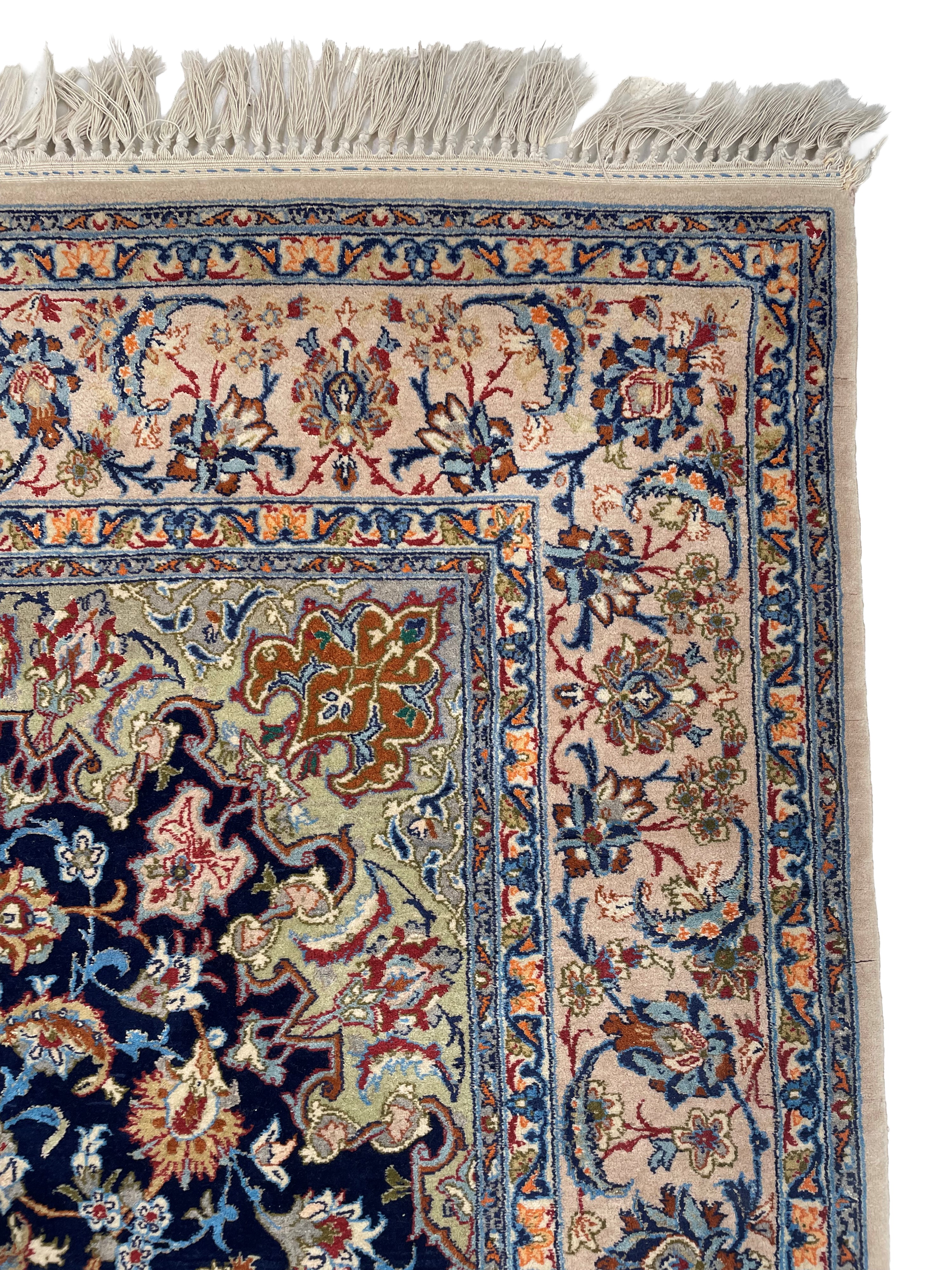 Tappeto Isfahan in lana e seta. Persia