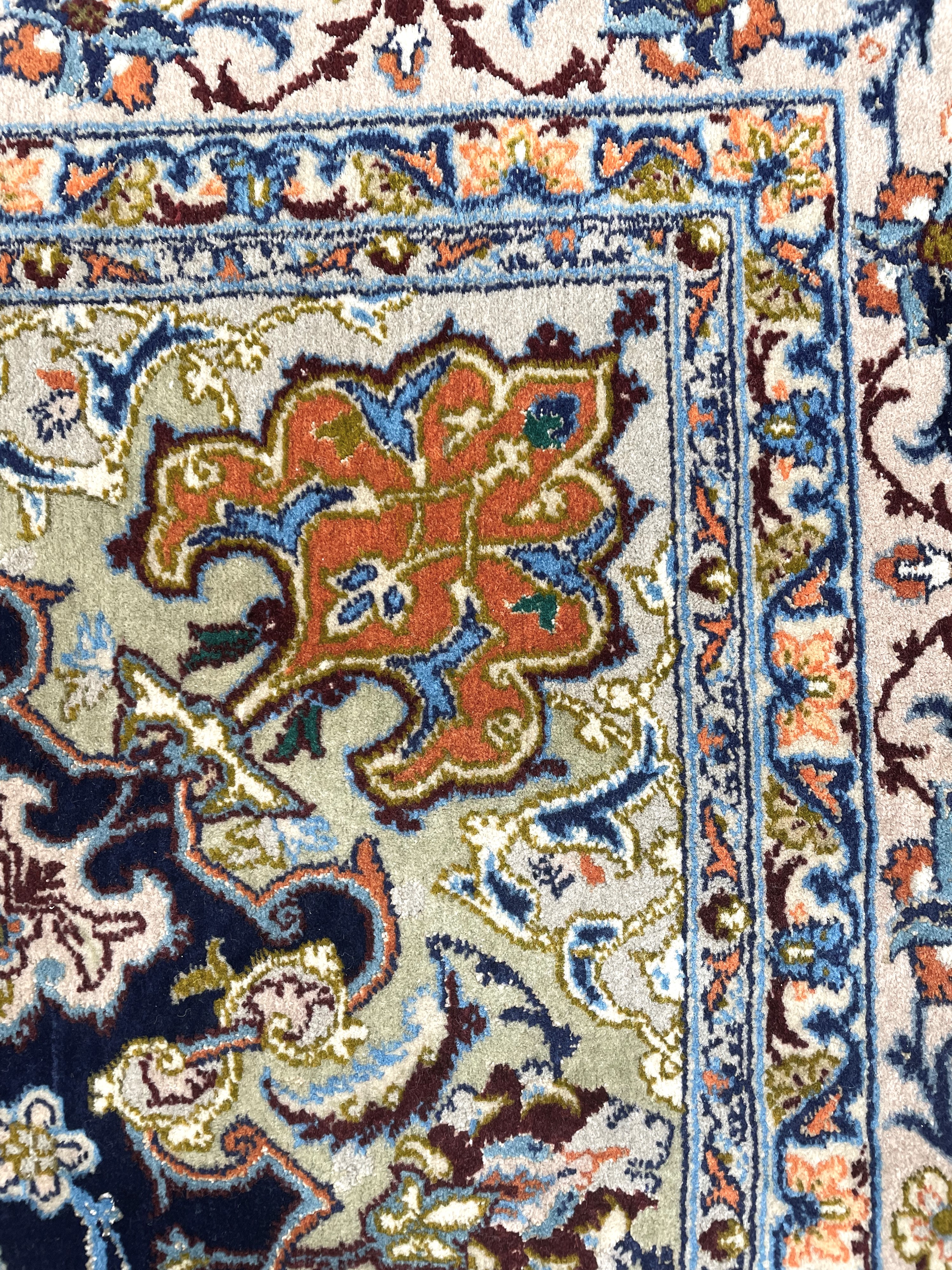 Tappeto Isfahan in lana e seta. Persia