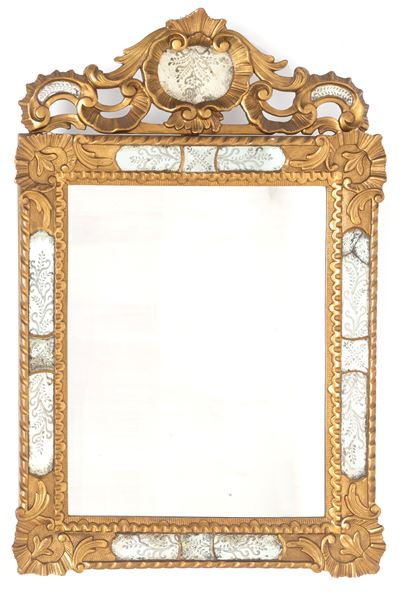 Specchiera in legno intagliato e dorato con vetri molati, XX secolo