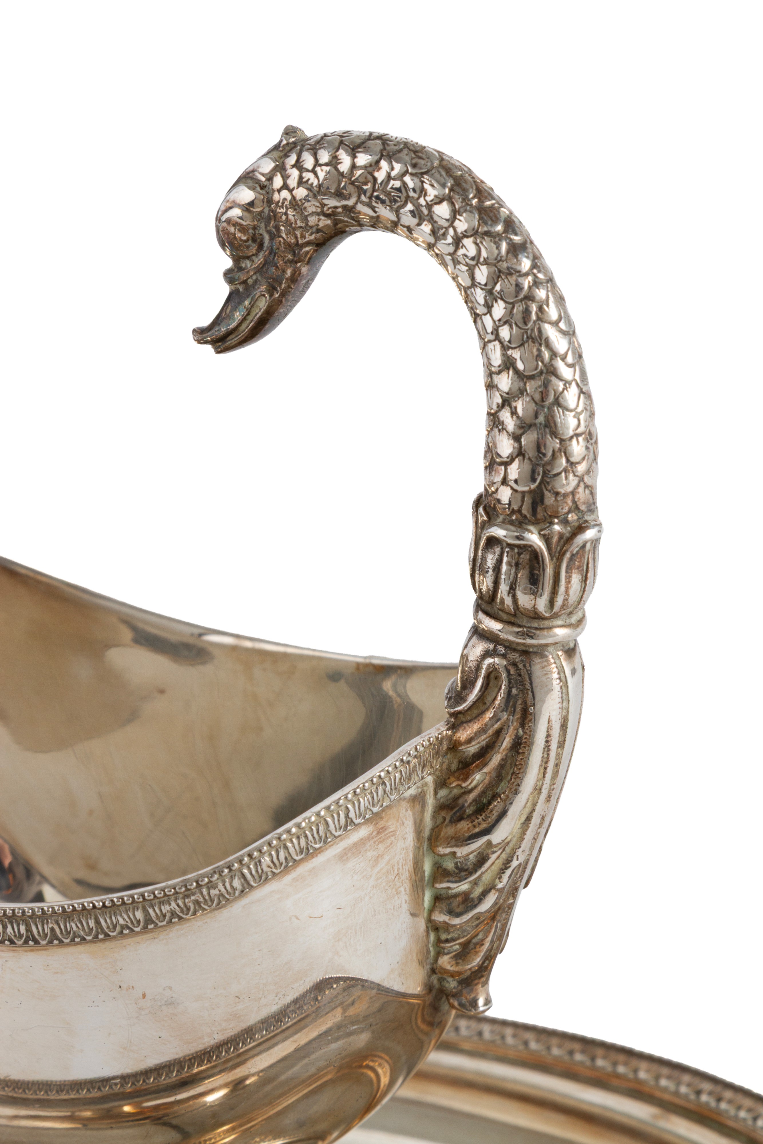 Salsiera in argento 800 battuto a mano con manico a forma di cigno, XX secolo