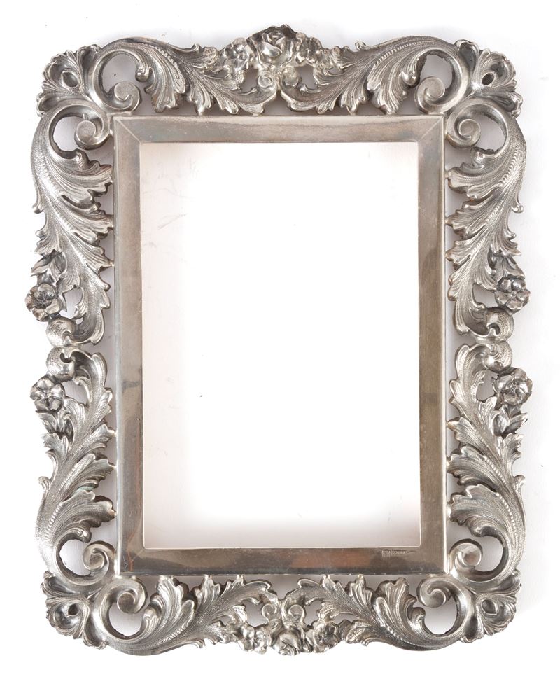 EUGENIO STANCAMPIANO, Cornice in argento 925 sbalzato e traforato