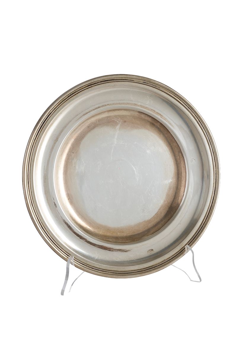 Piatto in argento 800, diametro 27,5 cm, XX secolo