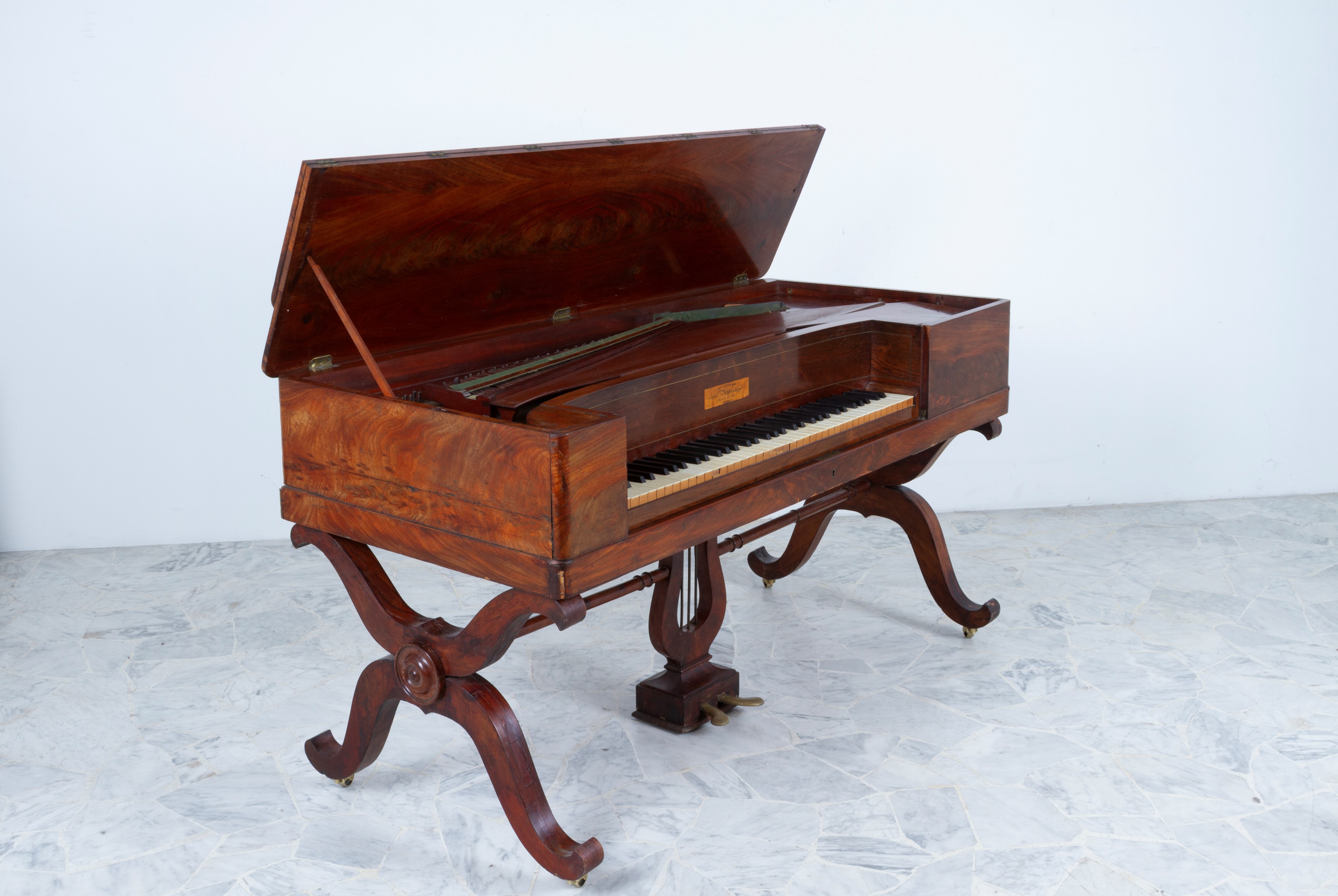 Ignace Pleyel & Compagnie, Fortepiano in piuma di mogano