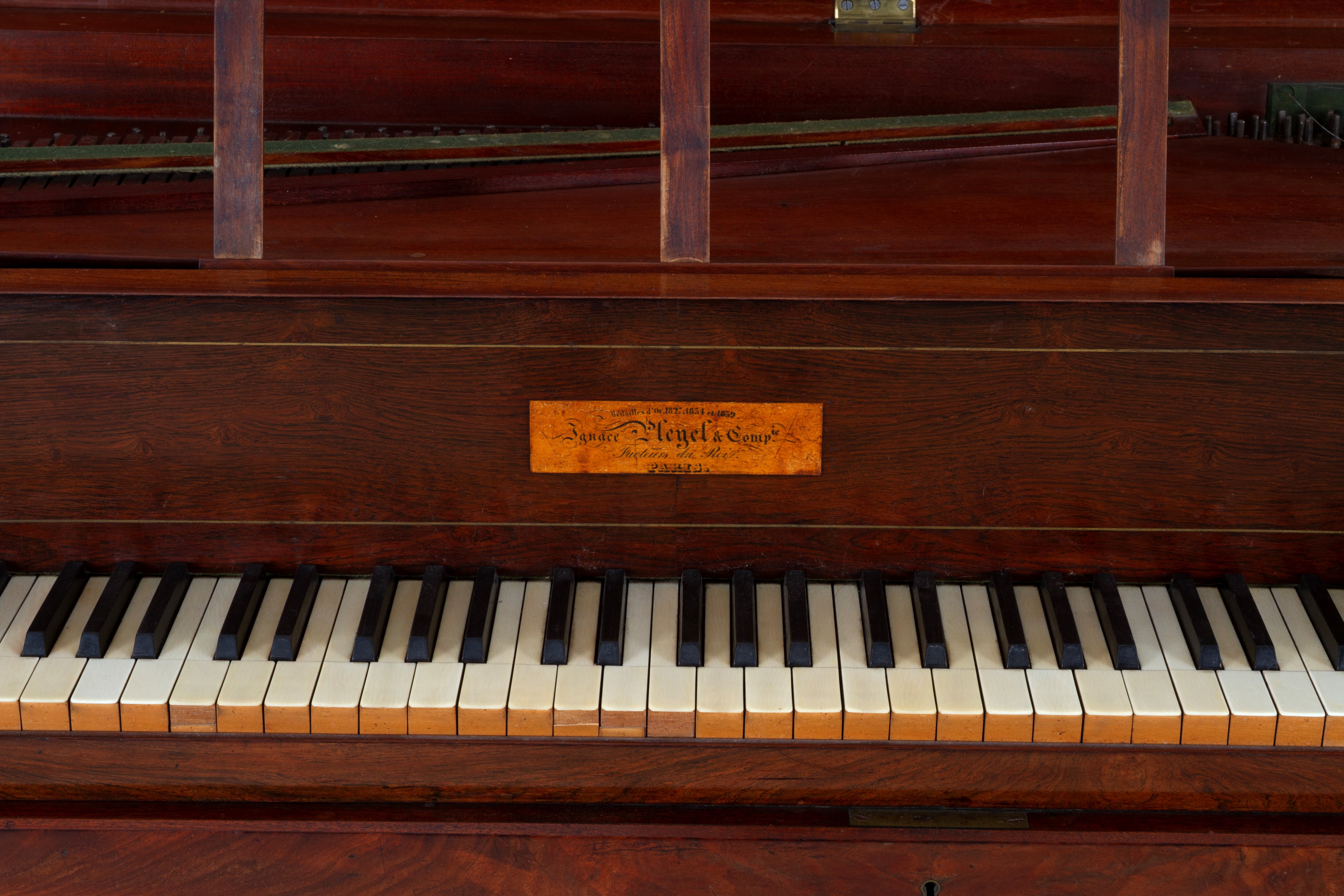 Ignace Pleyel & Compagnie, Fortepiano in piuma di mogano