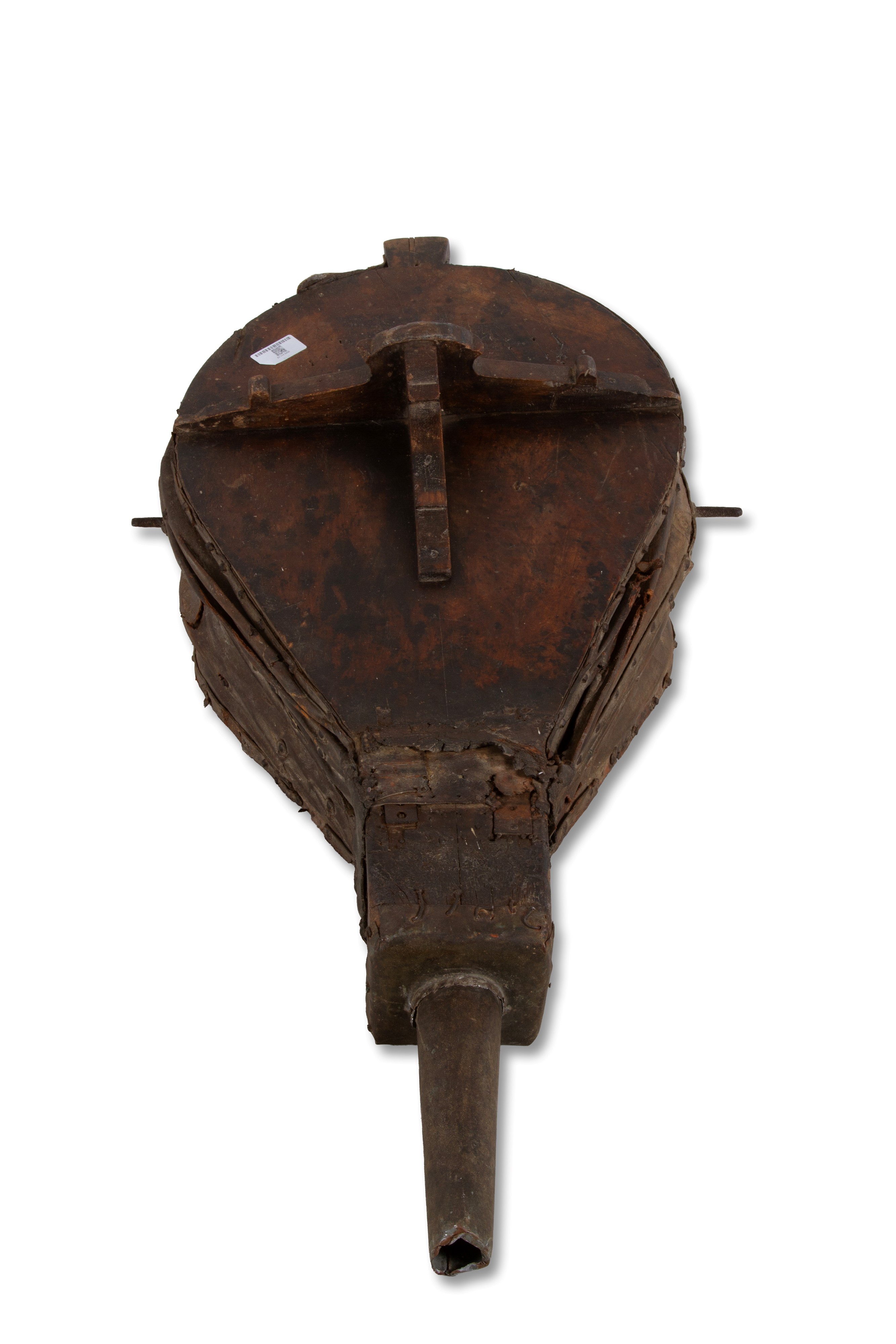 Soffione da camino, legno di noce e pelle, XVII secolo