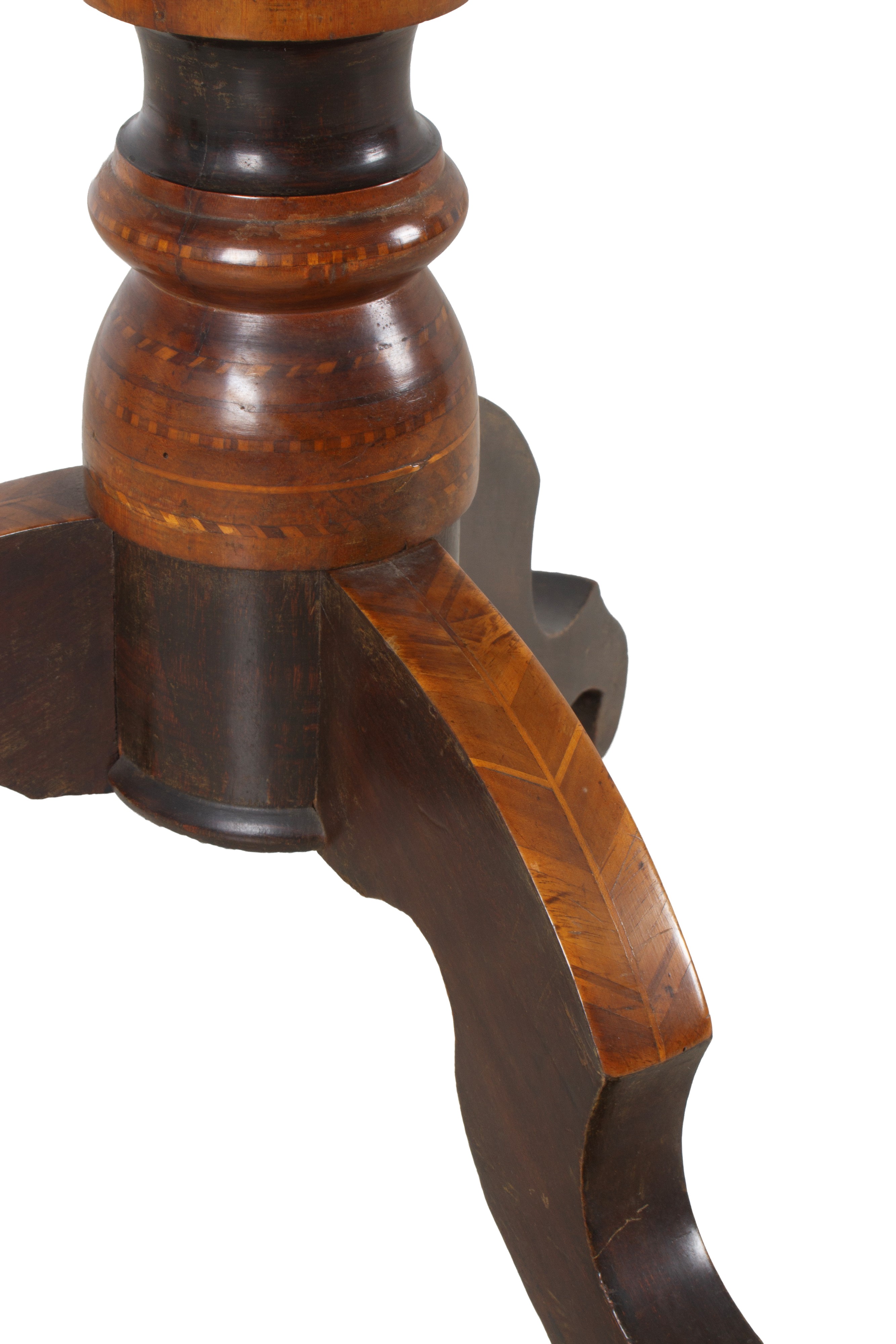 Tavolino intarsiato con San Giorgio, legno, Italia meridionale, XIX secolo