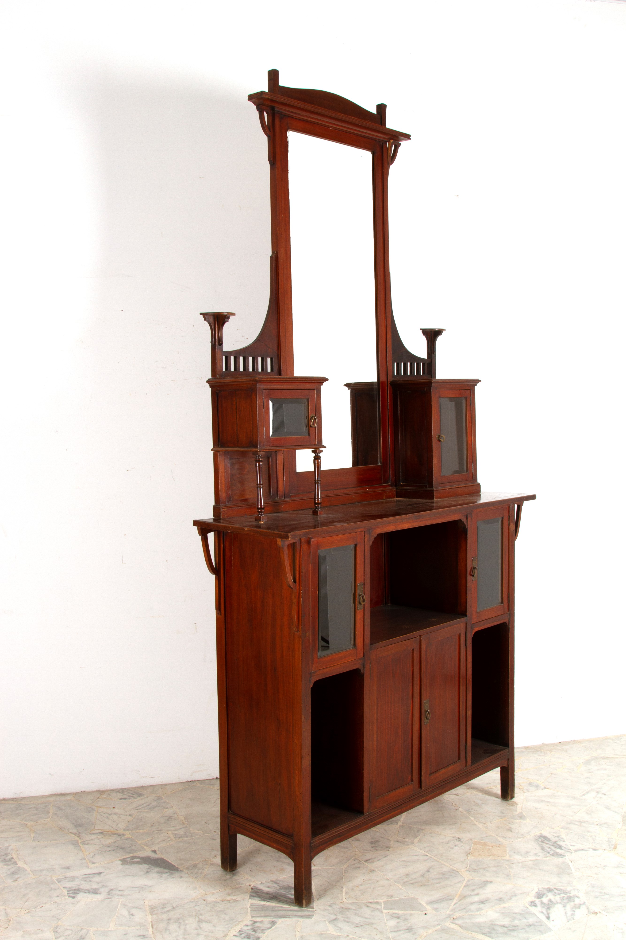 Credenza in legno, quattro sportelli e specchiera molata, Sicilia, Anni '40
