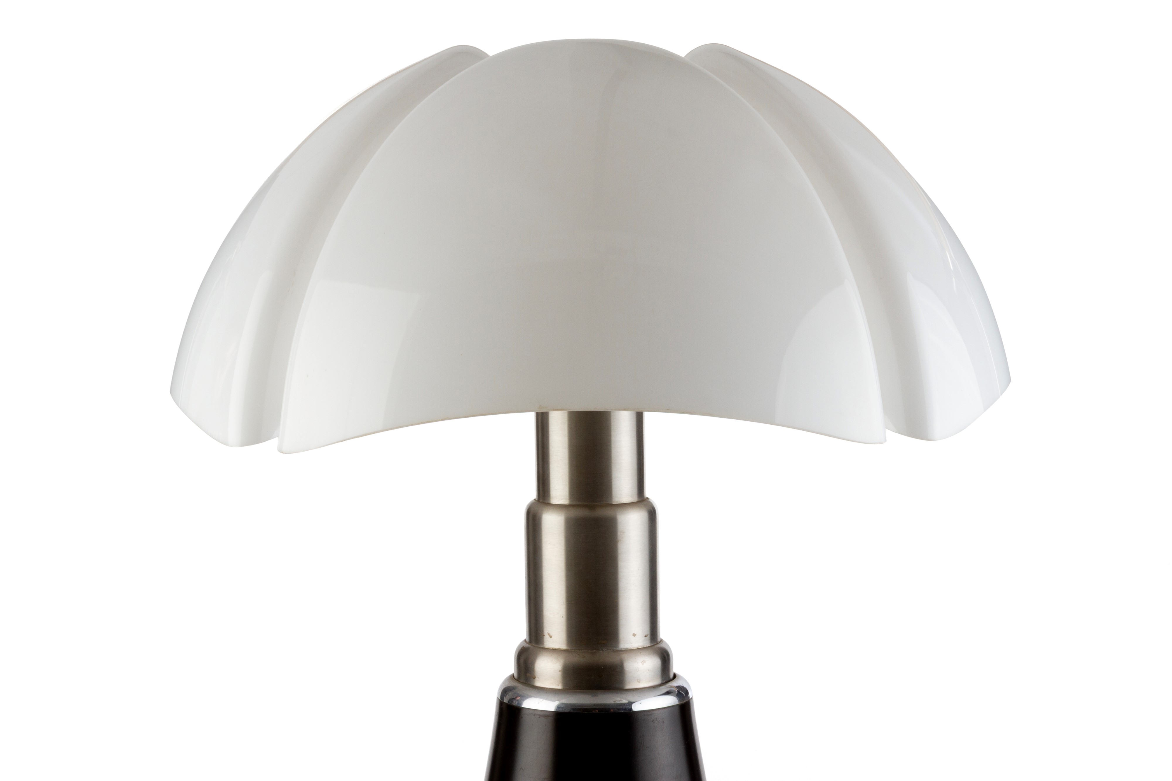 Gae Aulenti - Lampada Pipistrello modello 620, metallo cromato e diffusore in plastica
