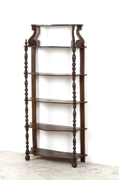 Etagere a sei ripiani in legno tinto con colonne tornite, XIX secolo