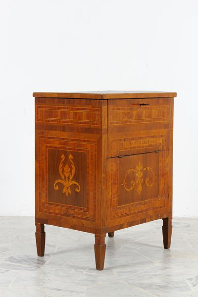 Mobiletto trasformabile in comoda, legno lastronato, Periodo Luigi XVI