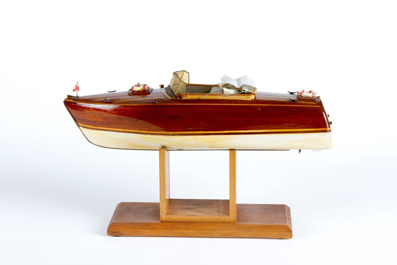Modellino di motoscafo in legno, anni '60-'70