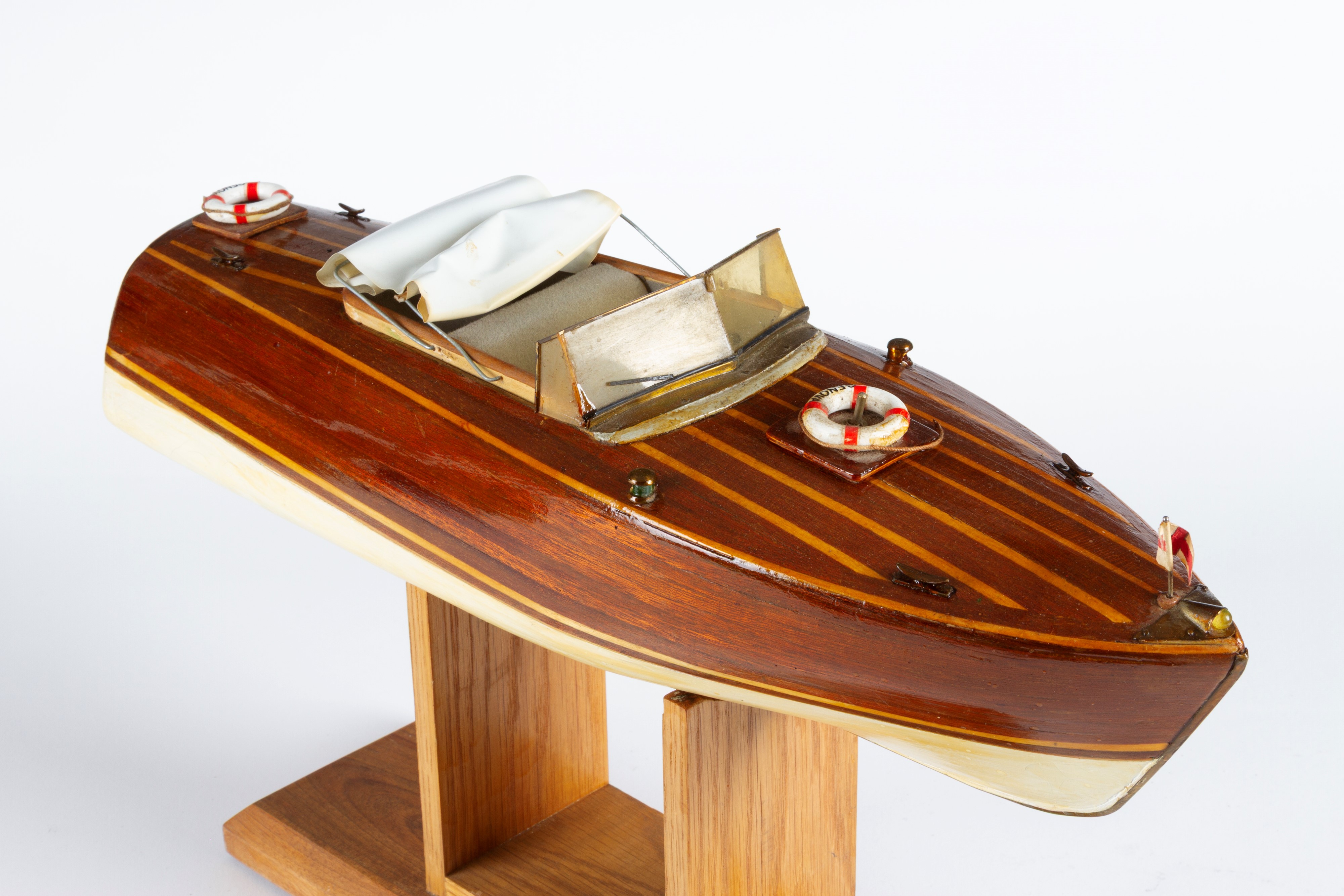 Modellino di motoscafo in legno, anni '60-'70