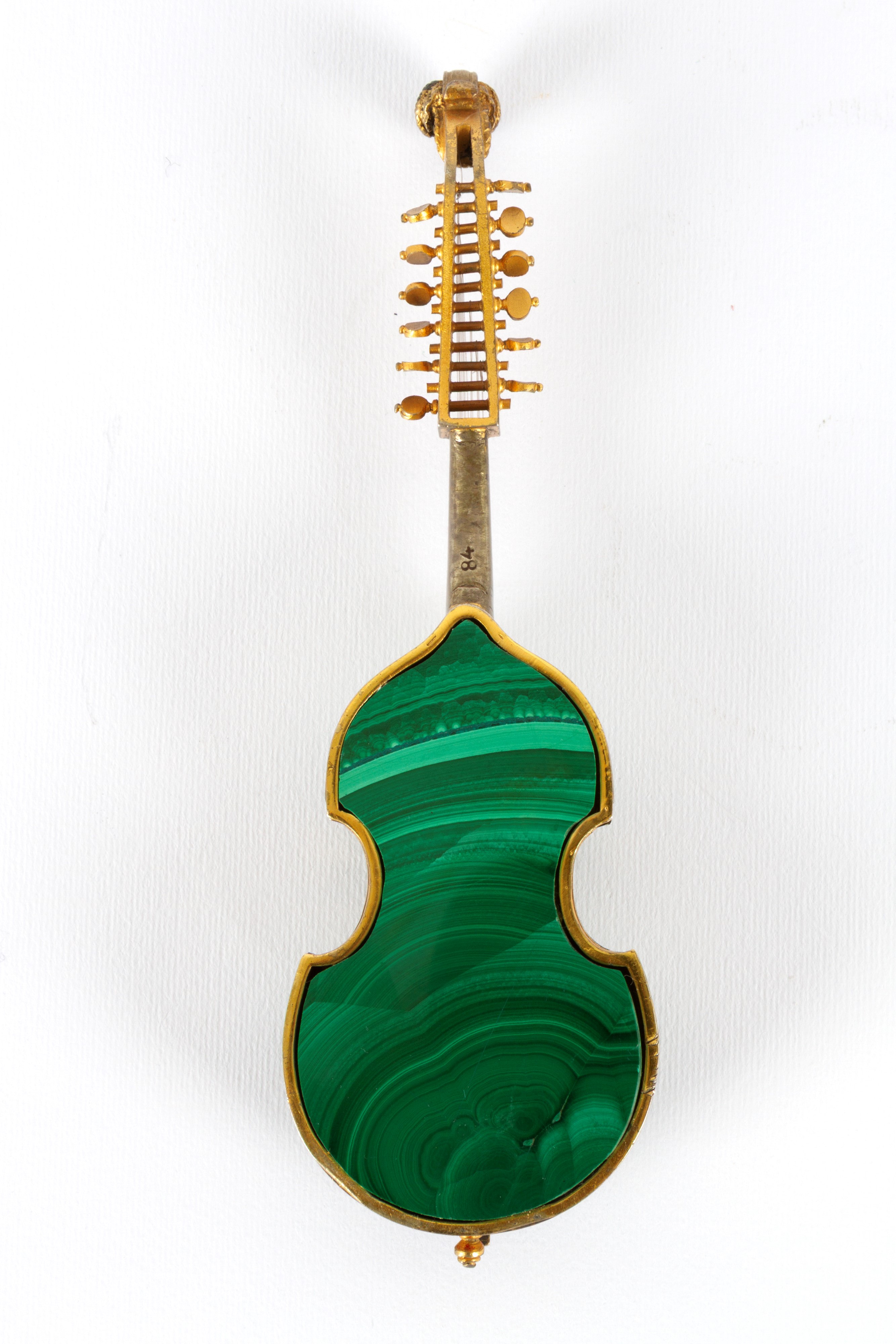 Modellino di viola da gamba in malachite e argento, XX secolo