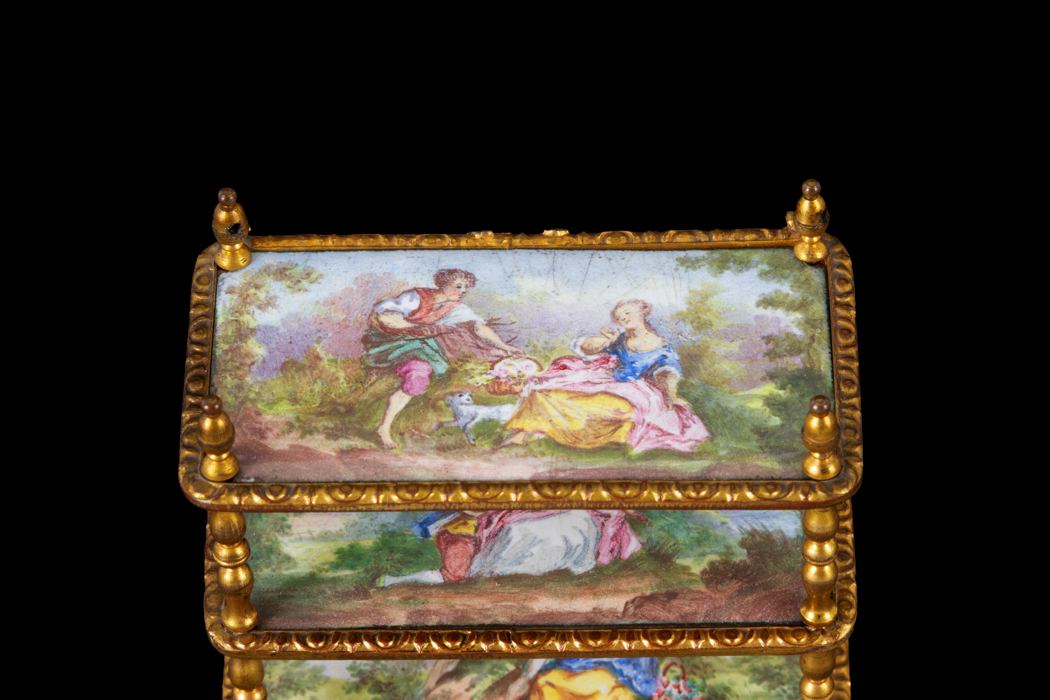 Modellino di etagere in ottone