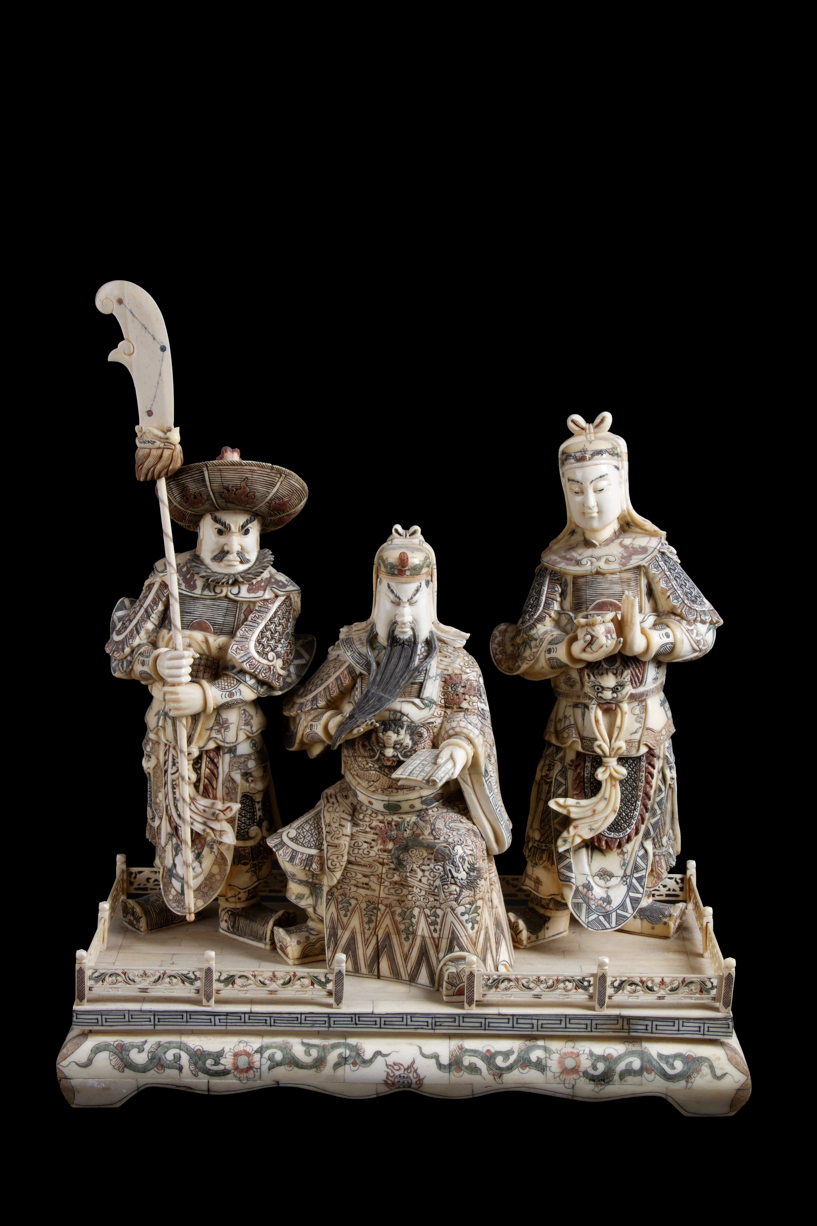 Scultura in osso "SCENA DI CORTE"