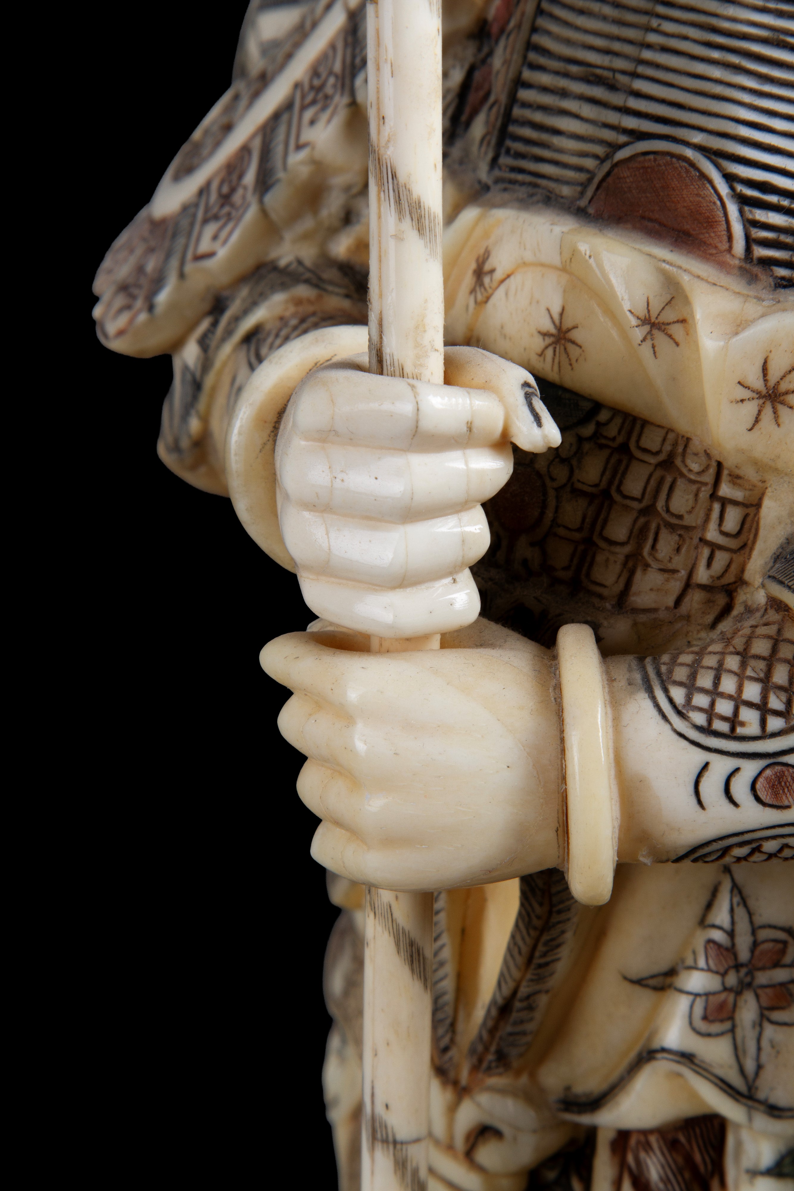 Scultura in osso "SCENA DI CORTE"