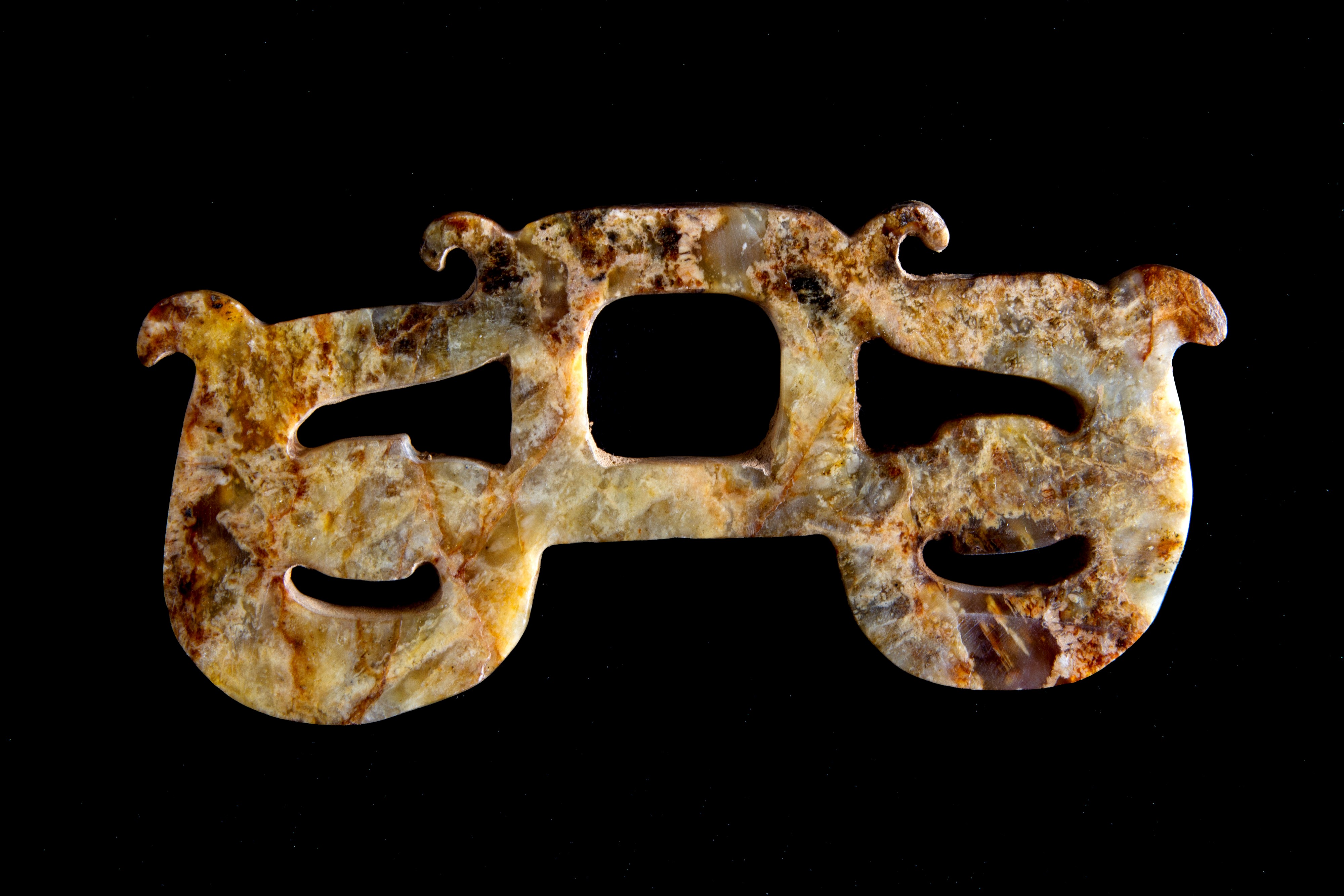 Placchetta in giada traforata