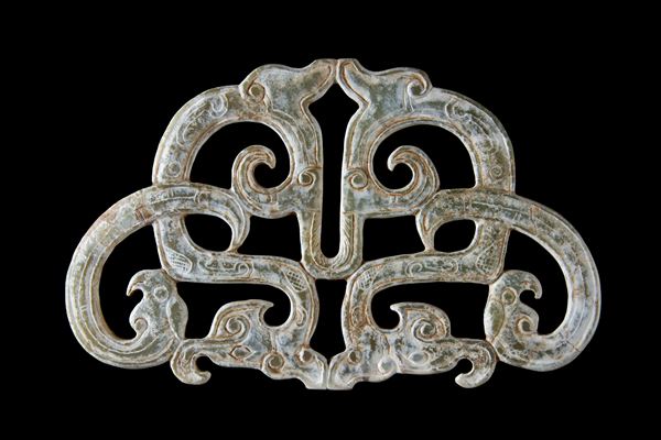 Pendente in giada con due draghi