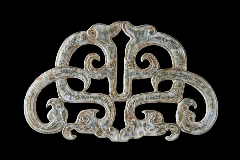 Pendente in giada con due draghi