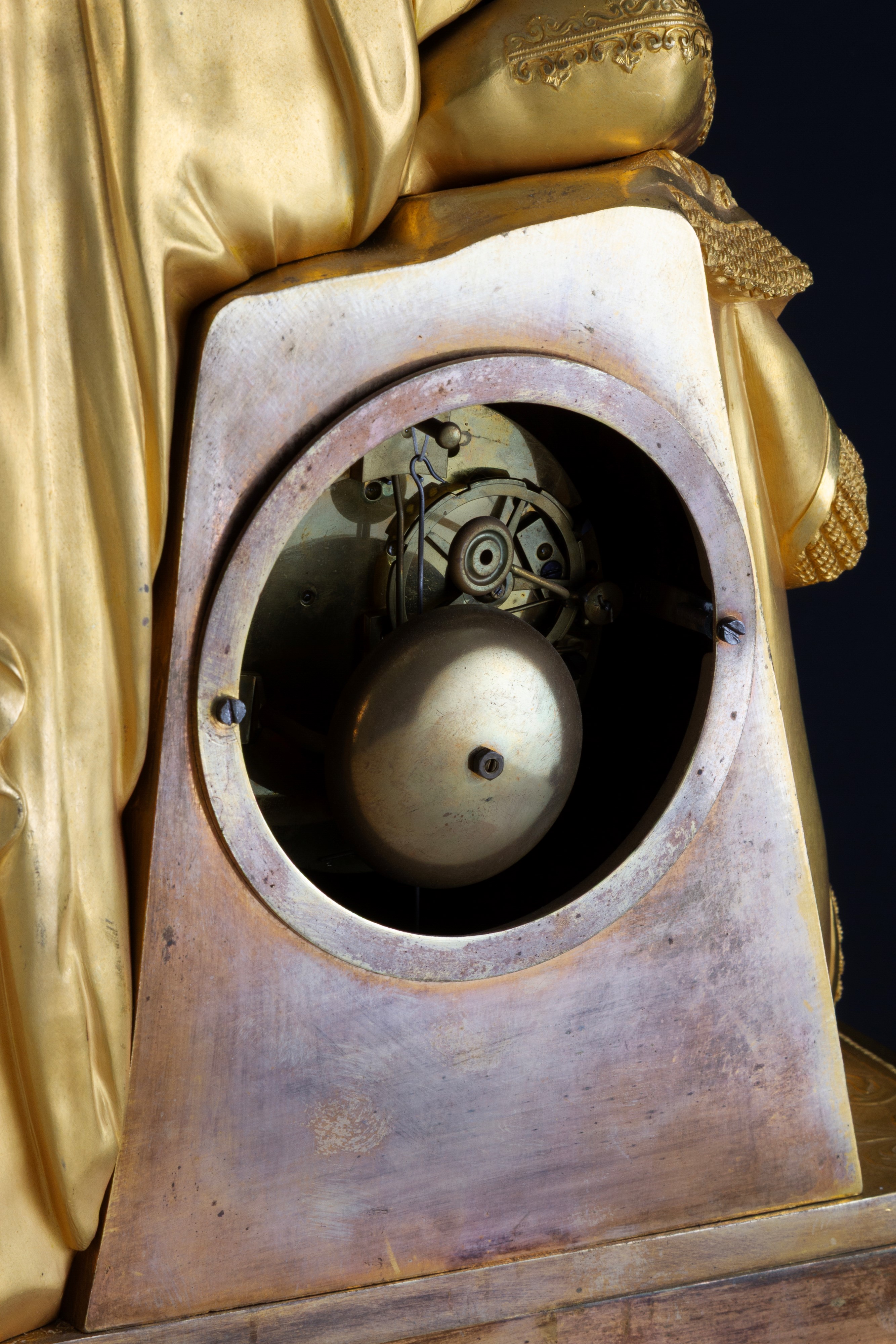 Orologio in bronzo dorato con quadrante in smalto bianco 'Gentildonna'