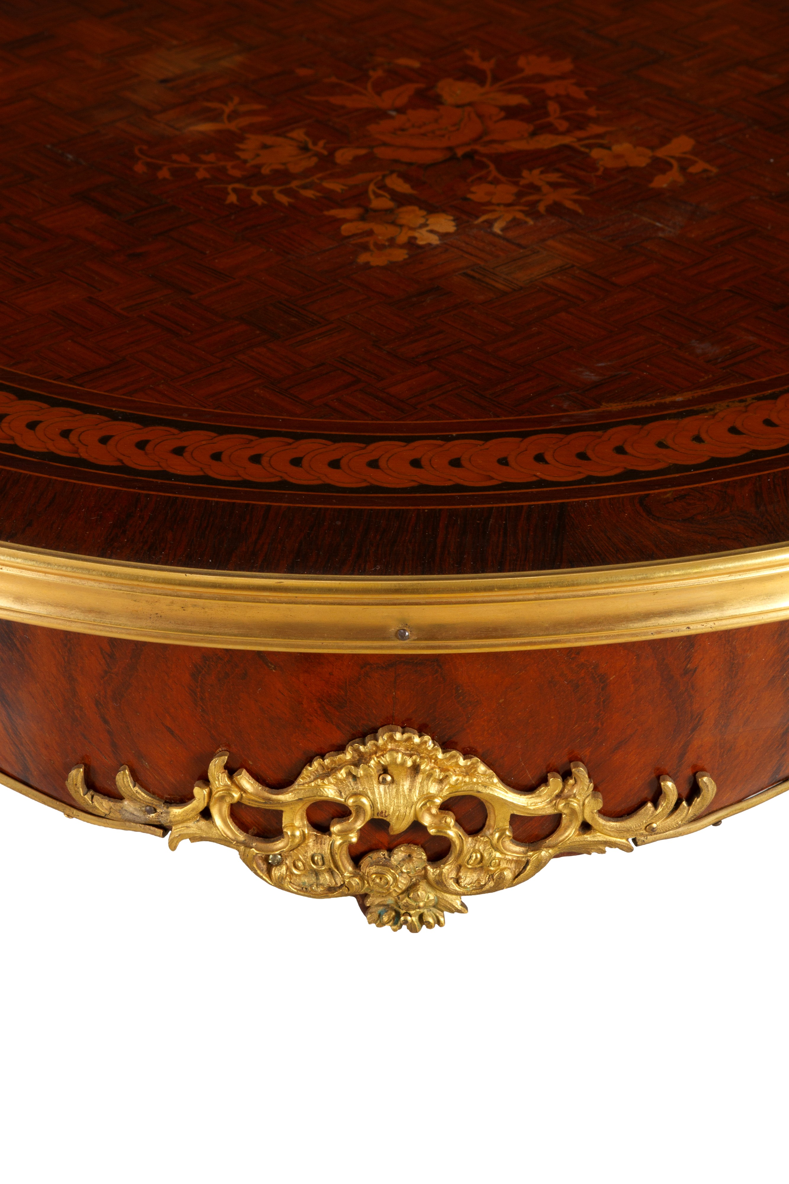 Tavolino in legno lastronato con motivi floreali e guarnizioni in bronzo dorato, XIX secolo