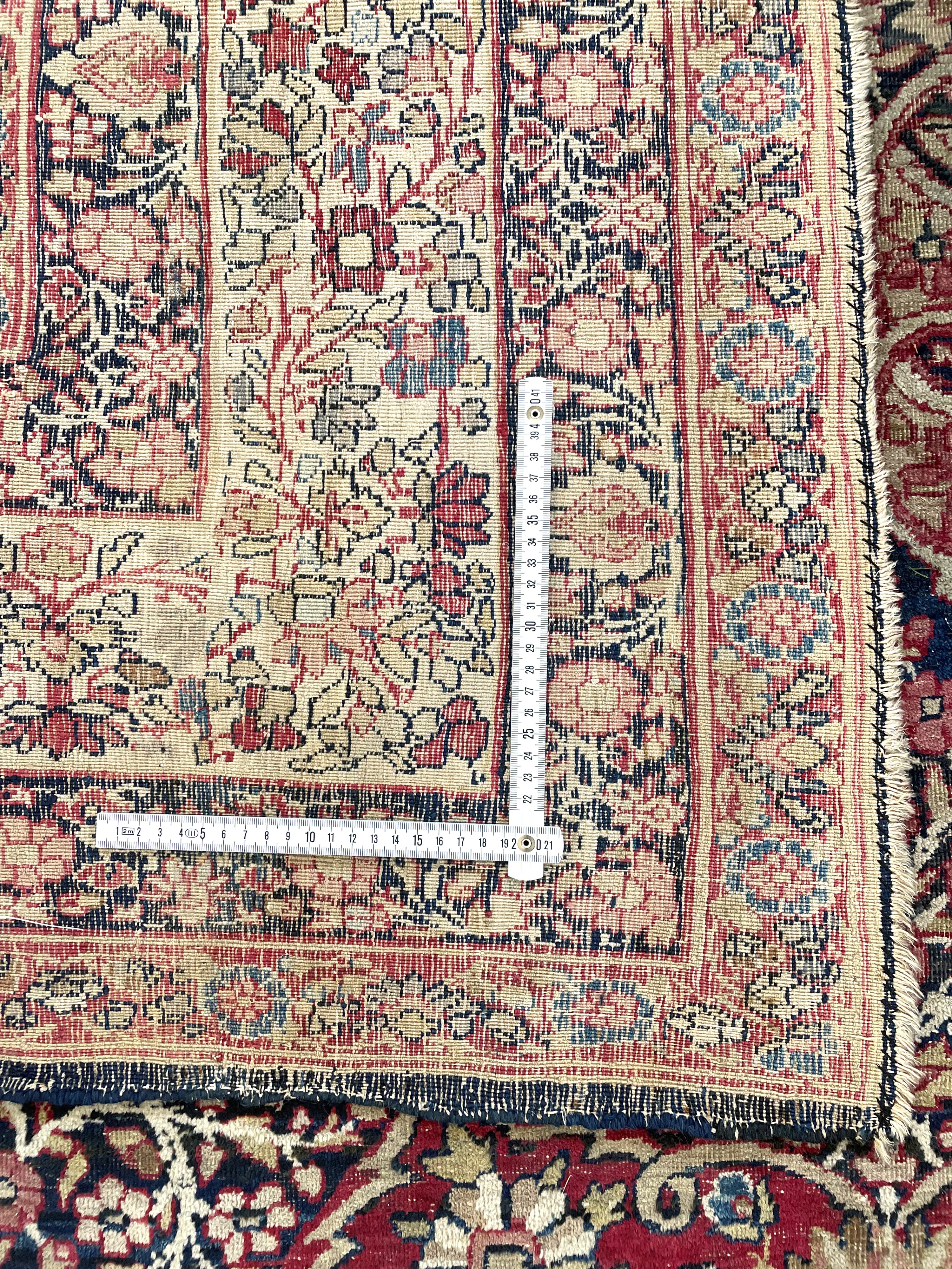 Tappeto Kirman Laver, Persia, fine XIX secolo, circa 394x269 cm