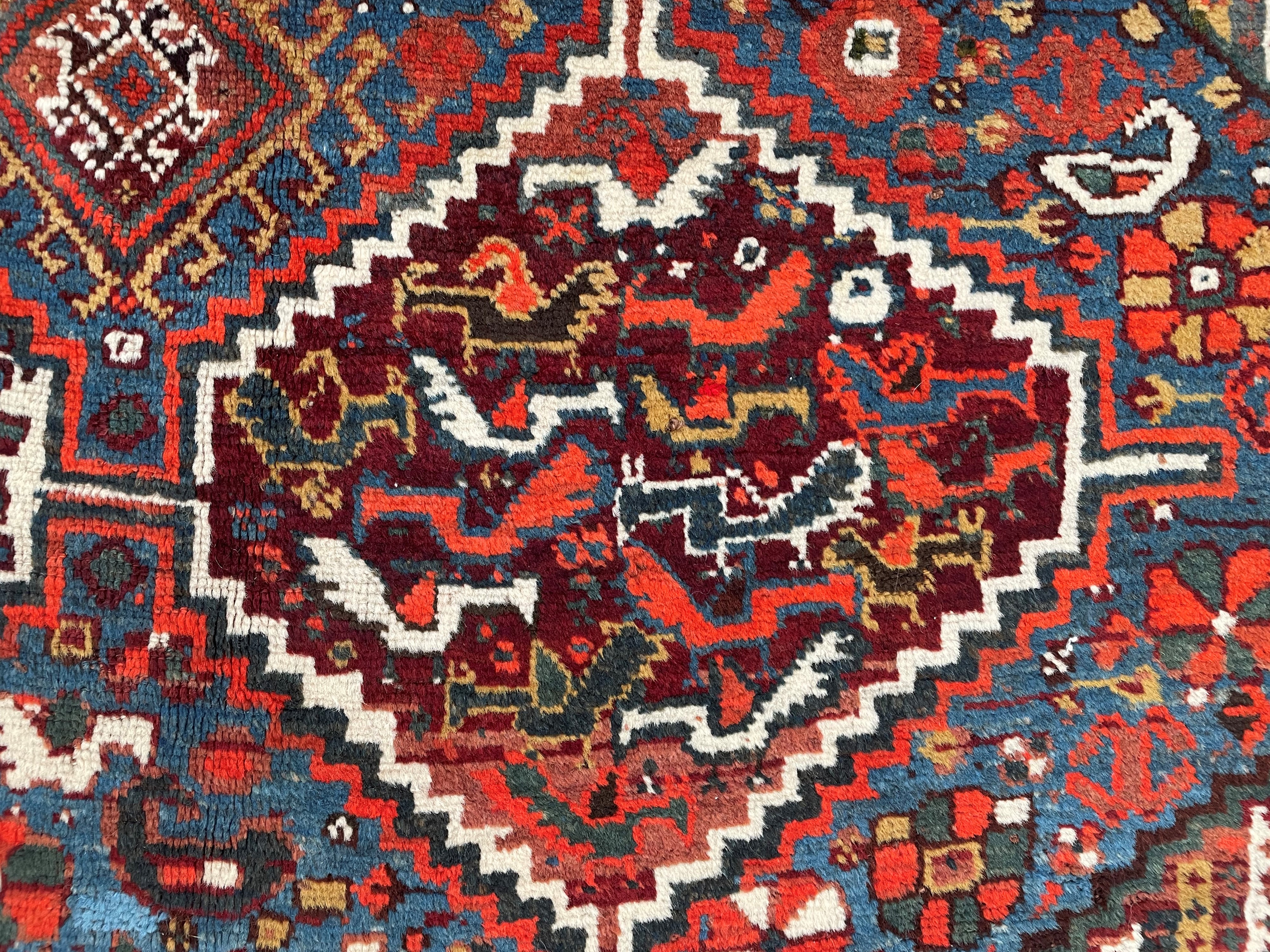 Tappeto Khamseh, Persia, circa 1900, dimensioni 273x173 cm
