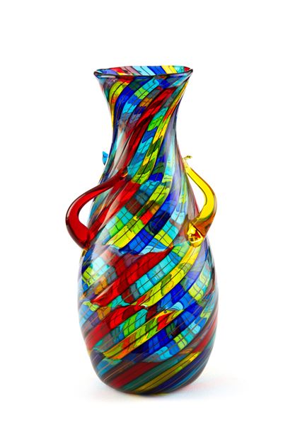 Vaso in vetro multicolore con manici e decorazioni in pasta di vetro