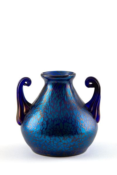 LOETZ, Vaso Papillon in vetro iridescente con manici