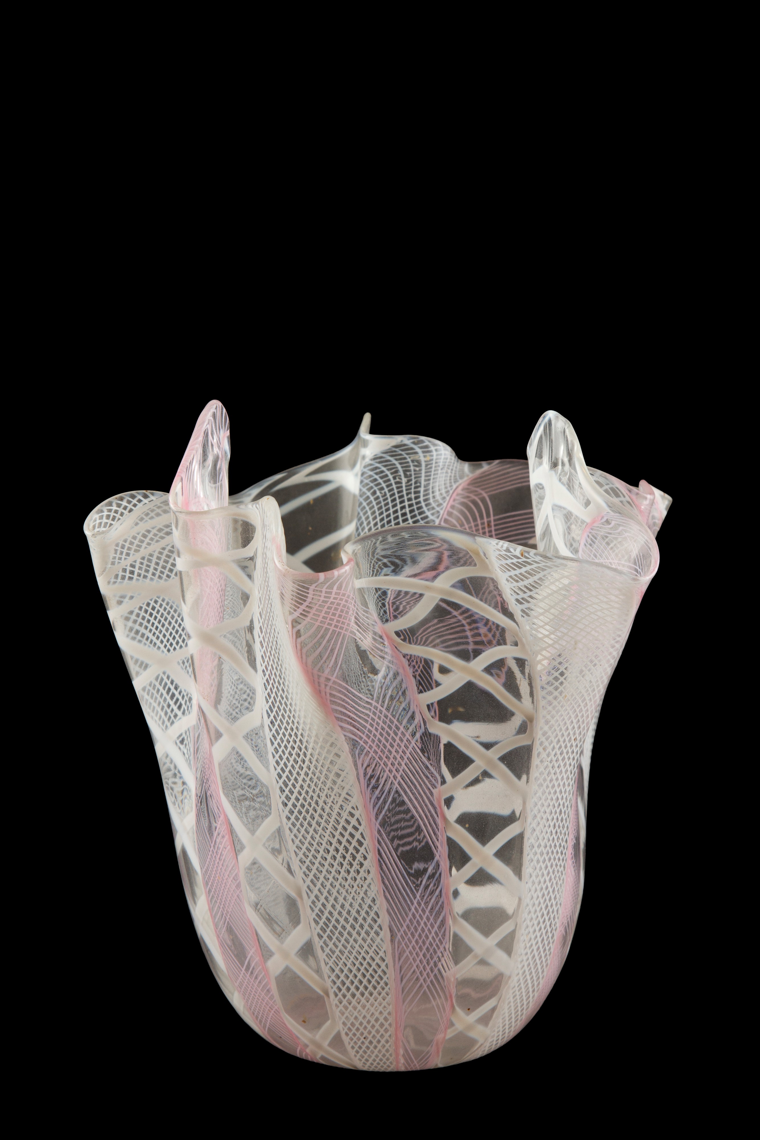 Vaso a fazzoletto, vetro rosa e bianco