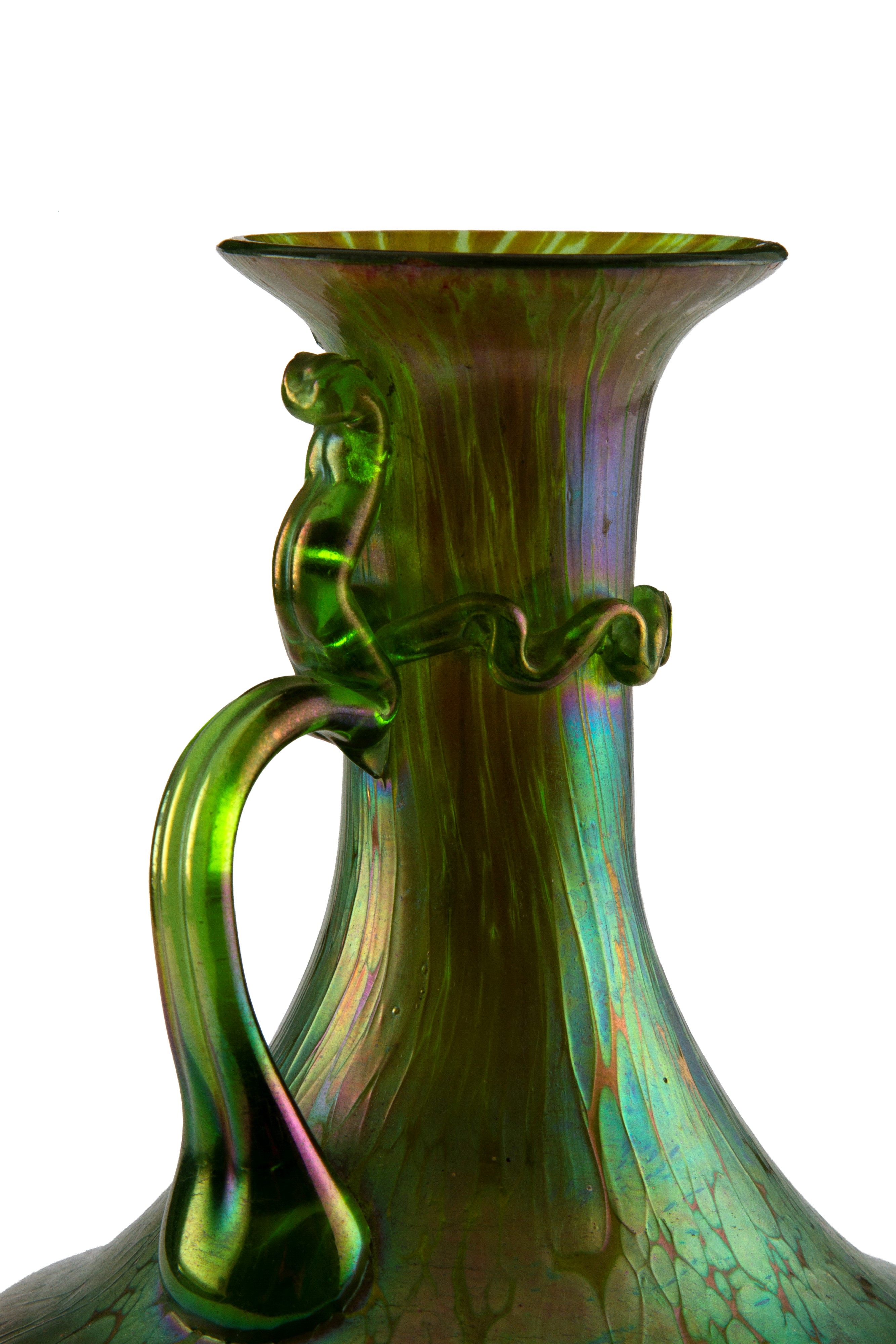 LOETZ (Attr.), Vaso con manico in vetro iridescente