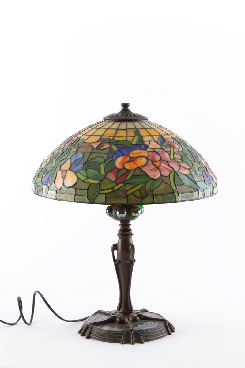 Lampada in stile Tiffany, ottone e vetro cloisonné, 47x40 cm