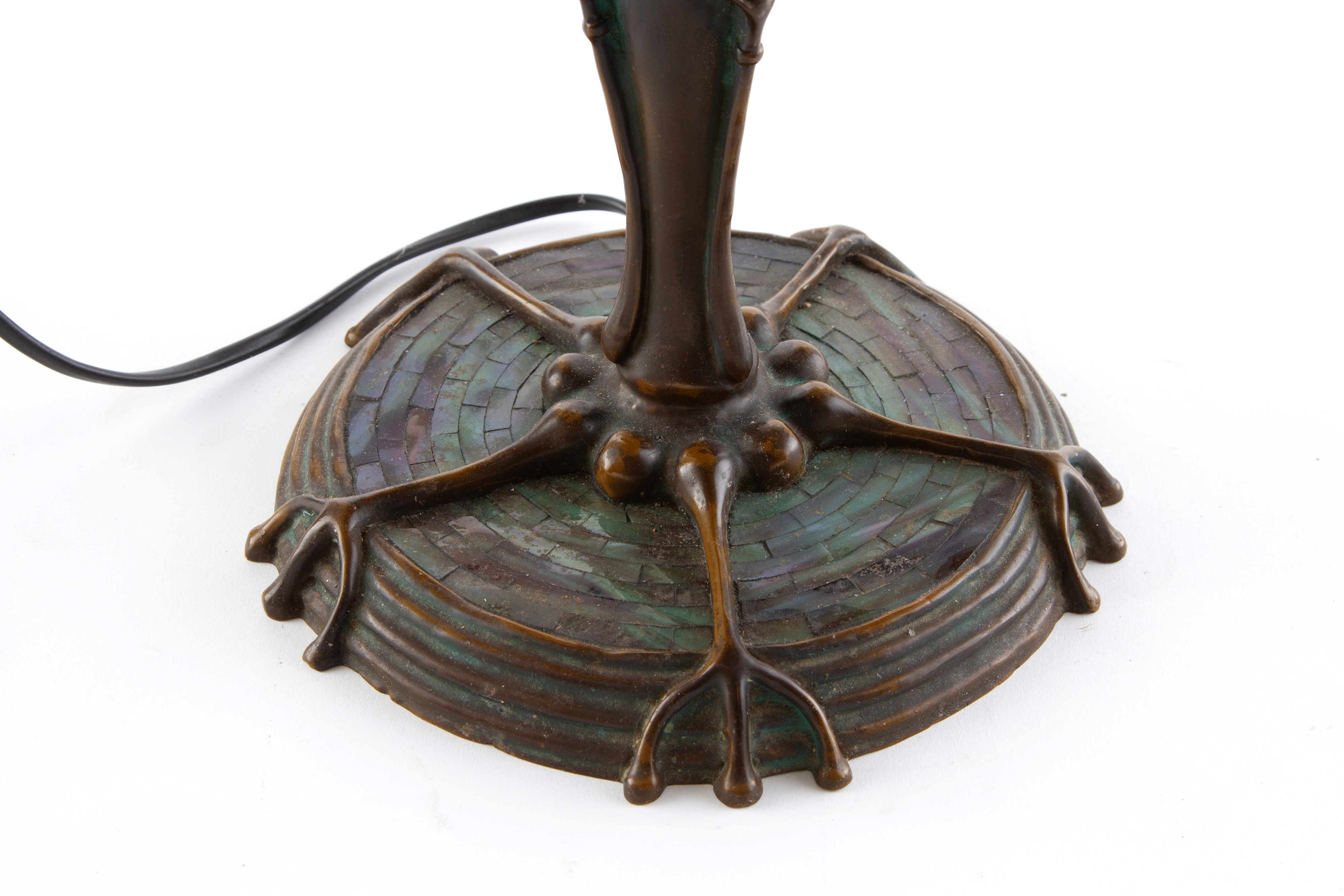 Lampada in stile Tiffany, ottone e vetro cloisonné, 47x40 cm