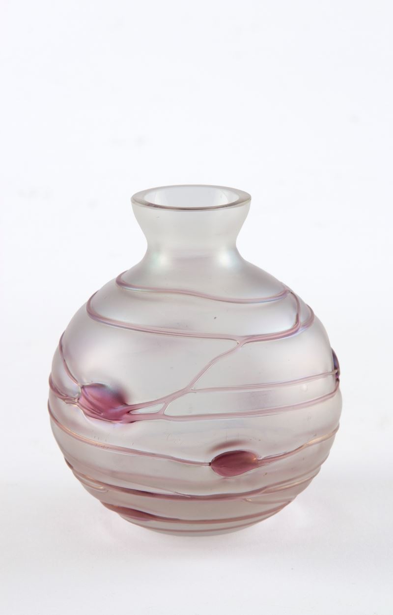 VON POSCHINGER, Vaso in vetro con decori a rilievo
