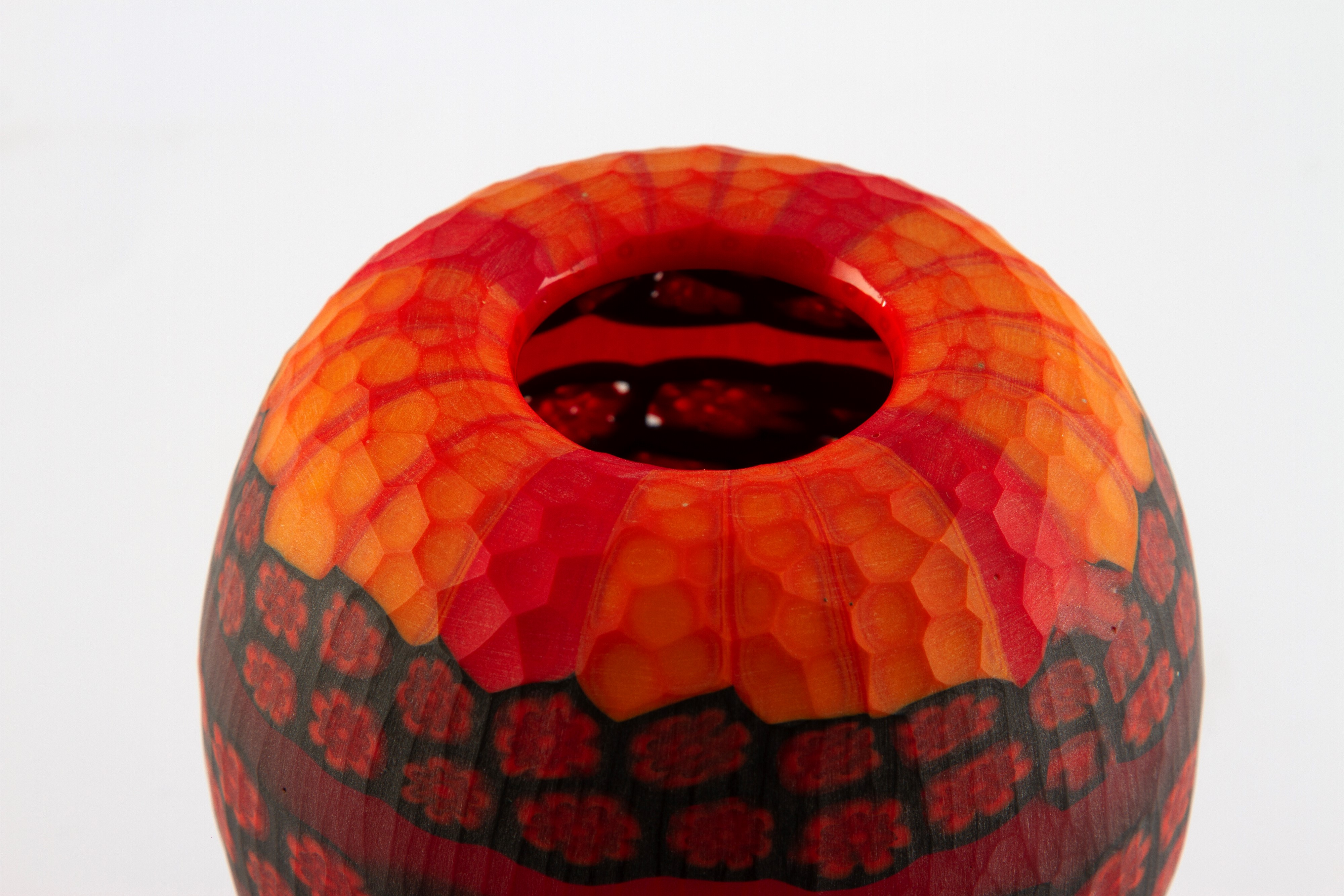 Vittorio Ferro - Vaso in vetro di Murano sfaccettato, rosso e arancio