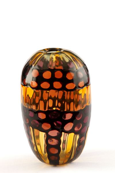 Vaso in vetro soffiato giallo con decorazioni in vinaccia e nero