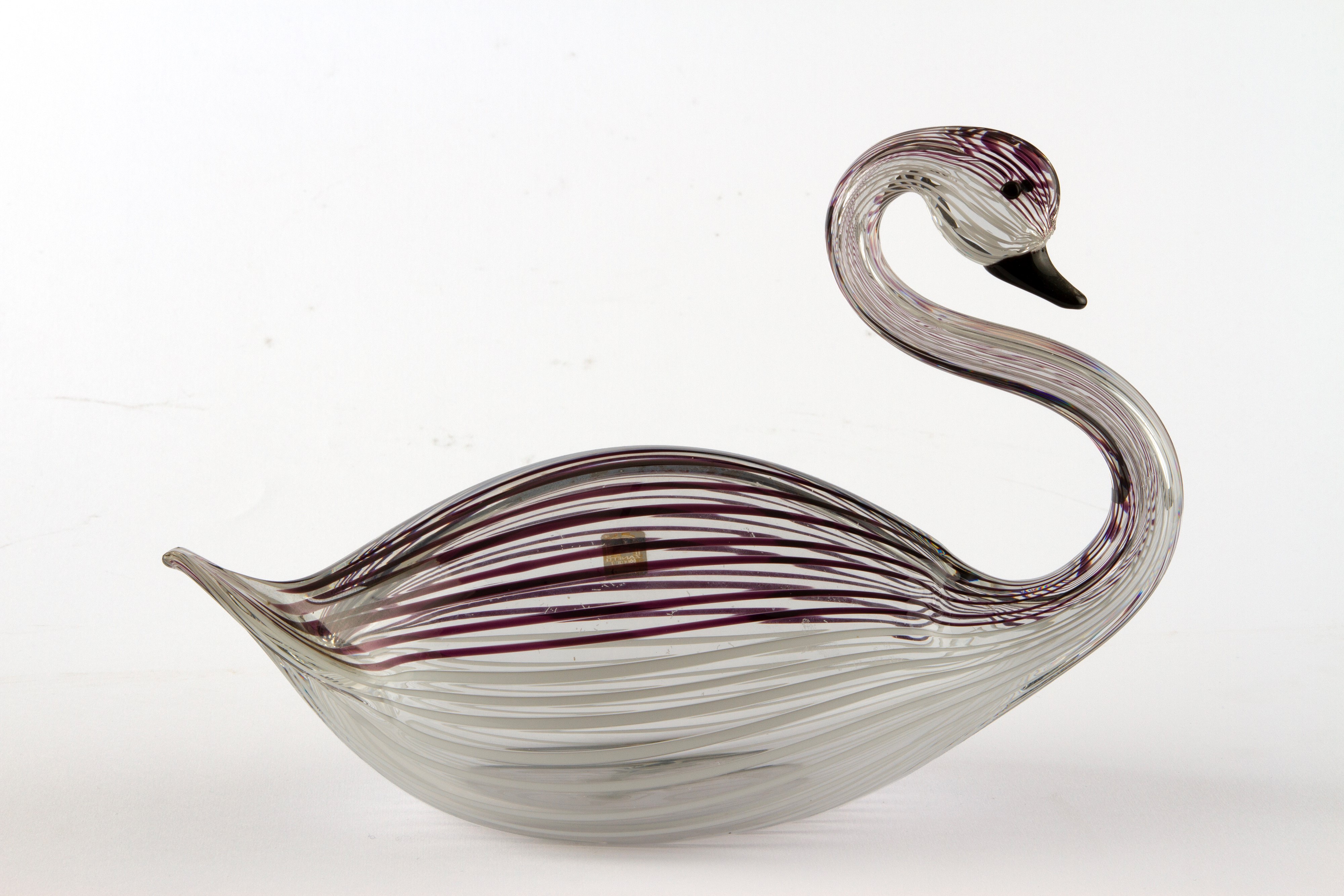 Licio Zanetti - Cigno in vetro di Murano con striature bianche e vinaccia