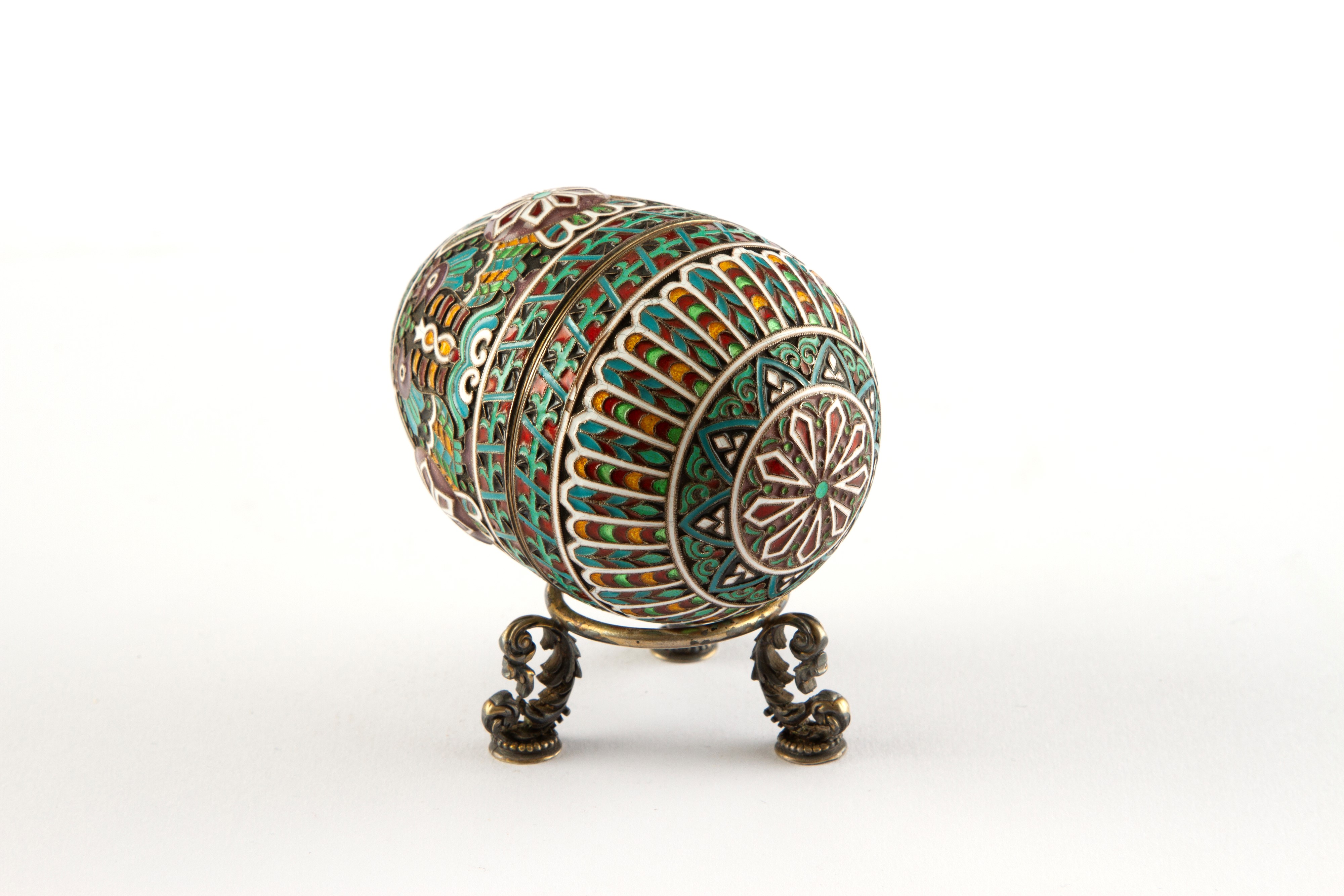 Uovo in argento con smalti